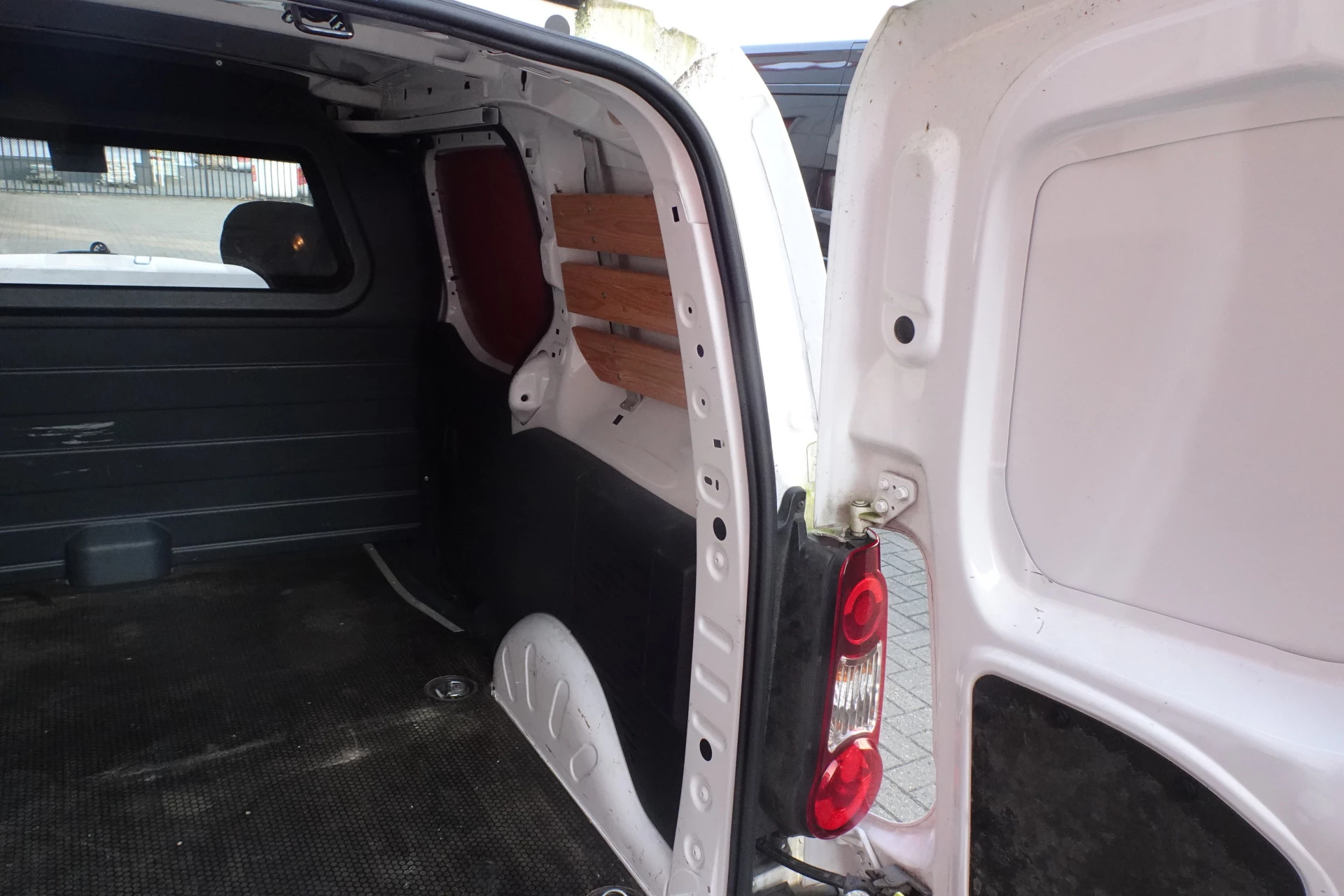 Hoofdafbeelding Peugeot Partner