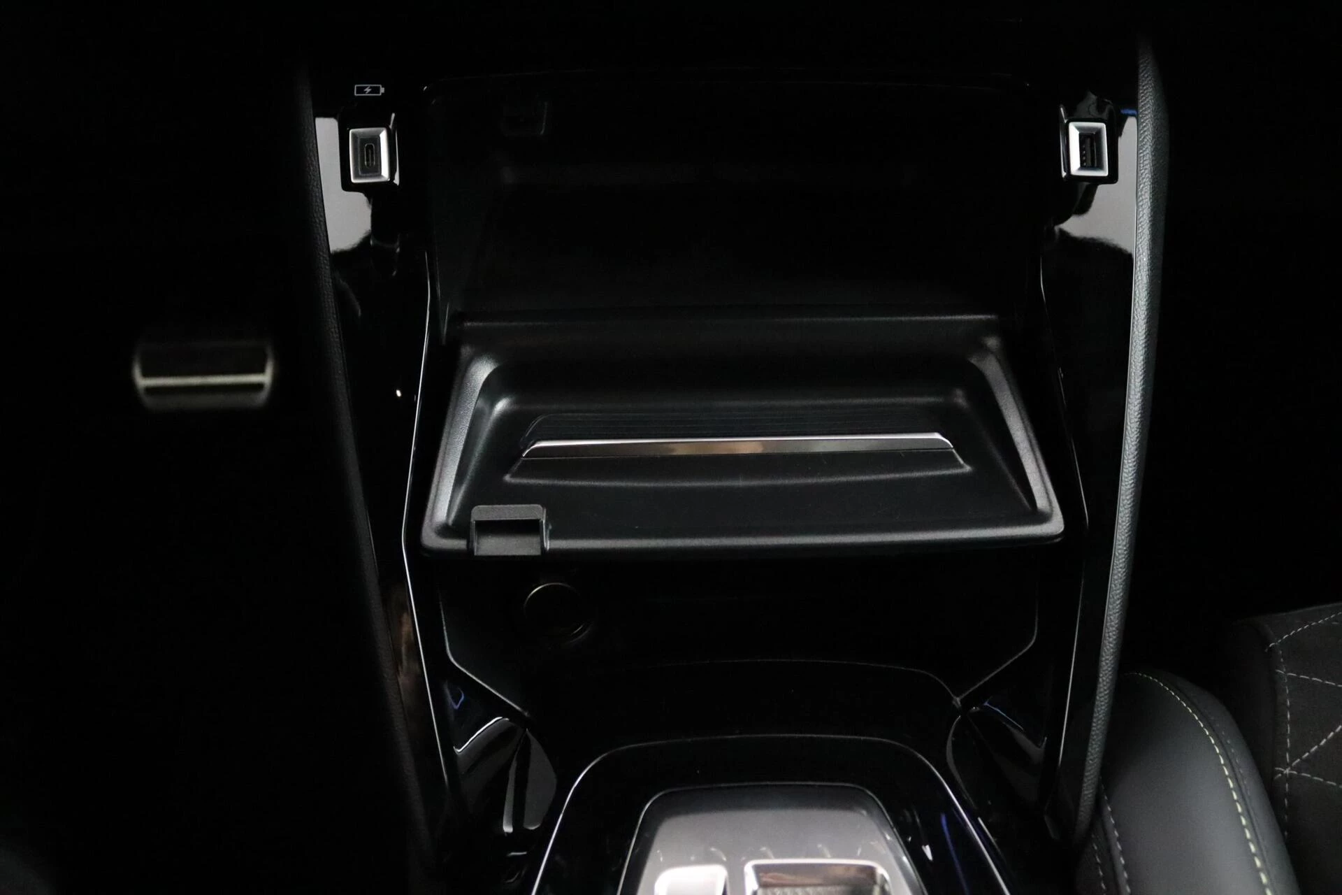 Hoofdafbeelding Peugeot e-2008