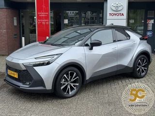 Toyota C-HR 1.8 HYBRID 140 FIRST-EDITION BI-TONE 360° CAMERA EL-ACHTERKLEP KEYLESS PARK-SENSOREN 18'' LM-VELGEN BLIND SPOT LED APPLE/ANDROI CLIMA NAVI CAMERA NL-AUTO