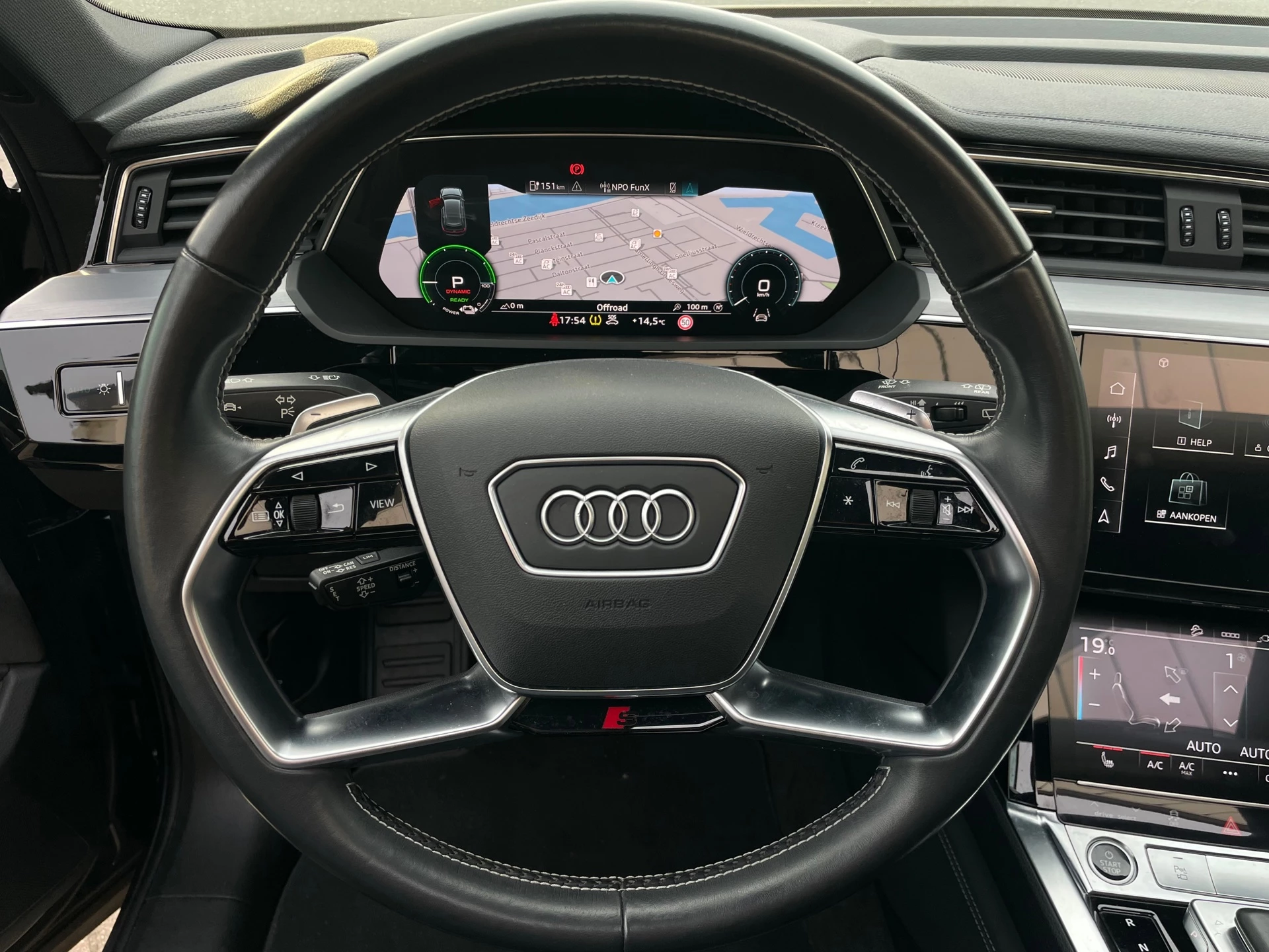 Hoofdafbeelding Audi e-tron