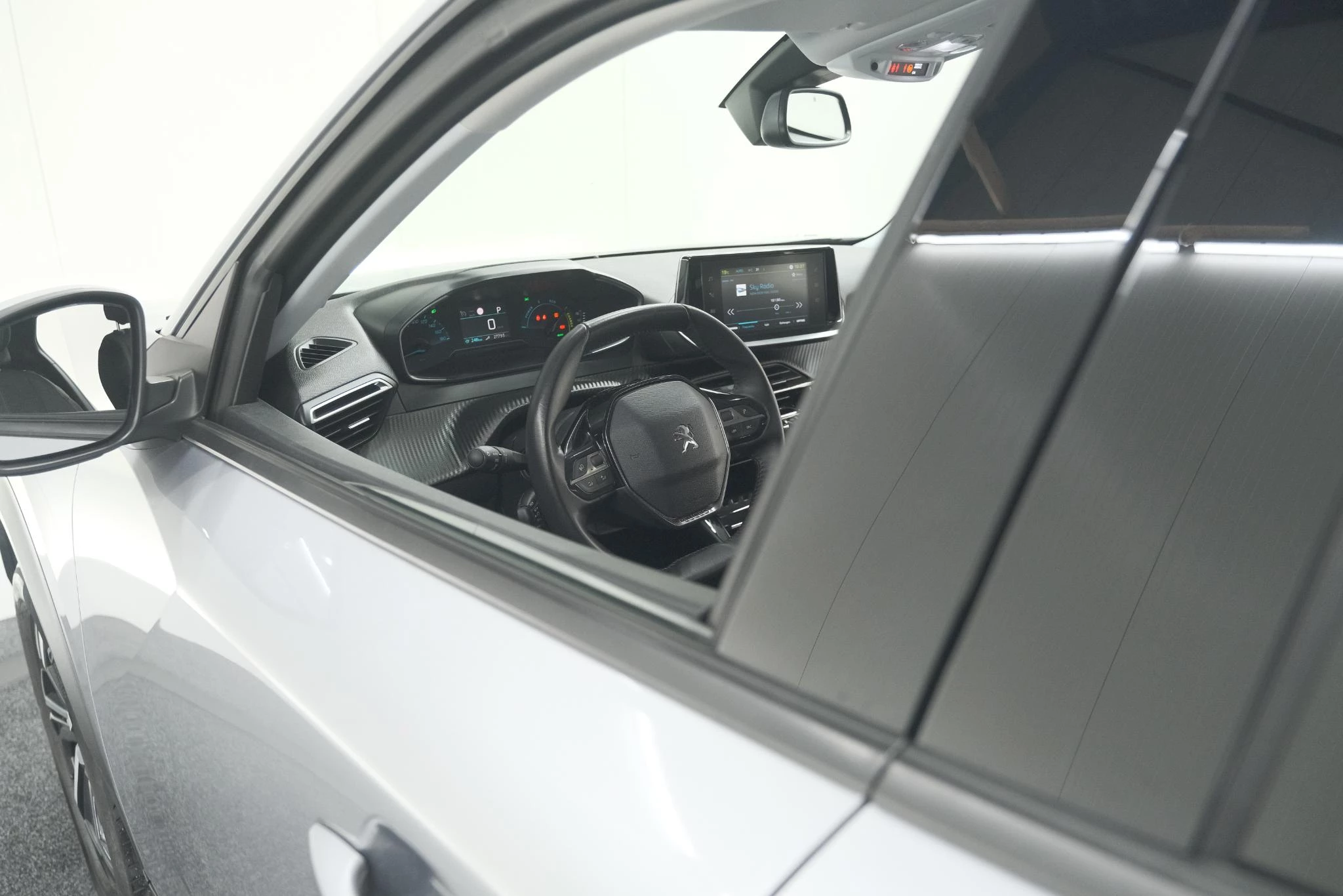 Hoofdafbeelding Peugeot e-2008