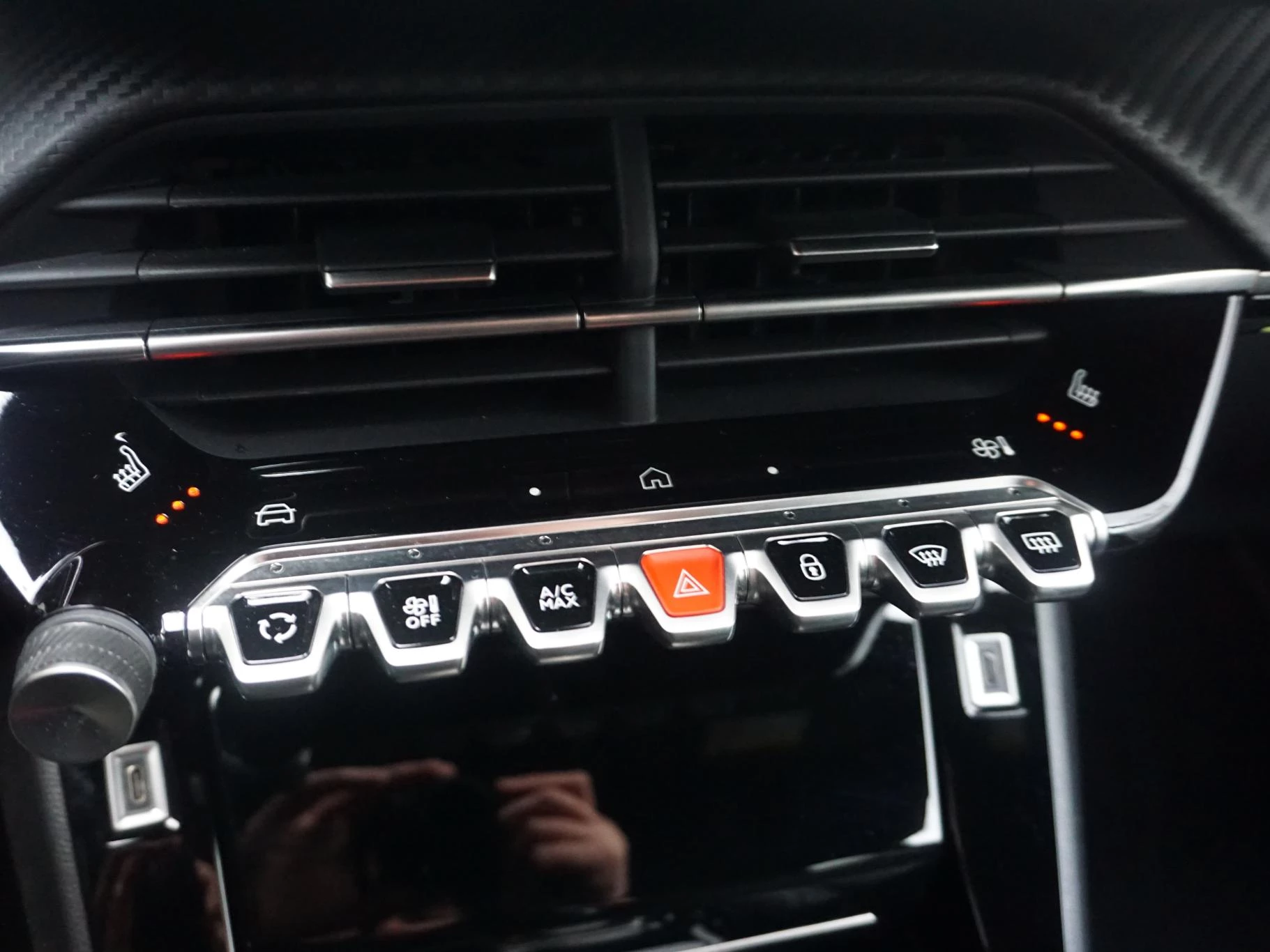 Hoofdafbeelding Peugeot e-208