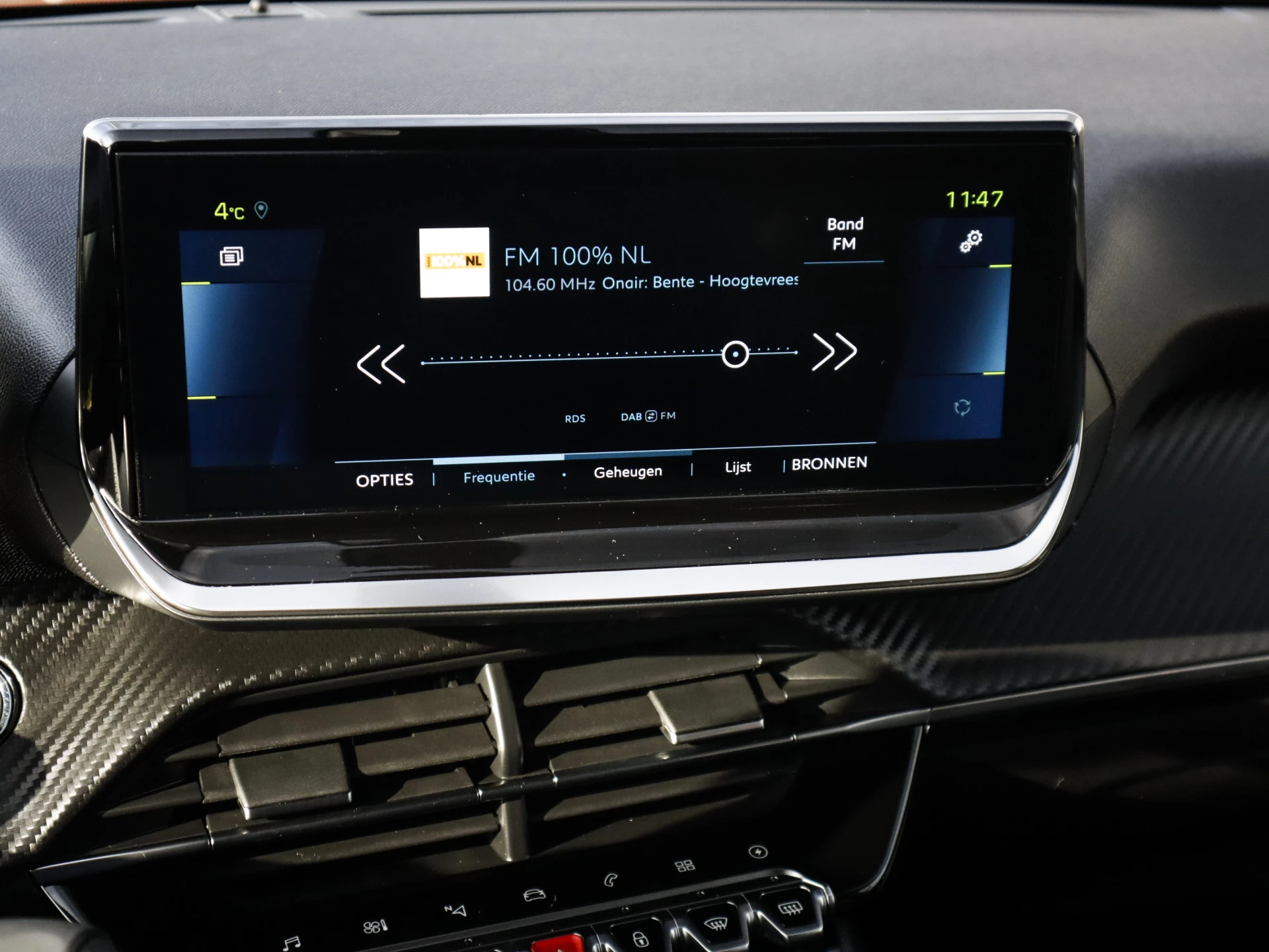 Hoofdafbeelding Peugeot e-2008