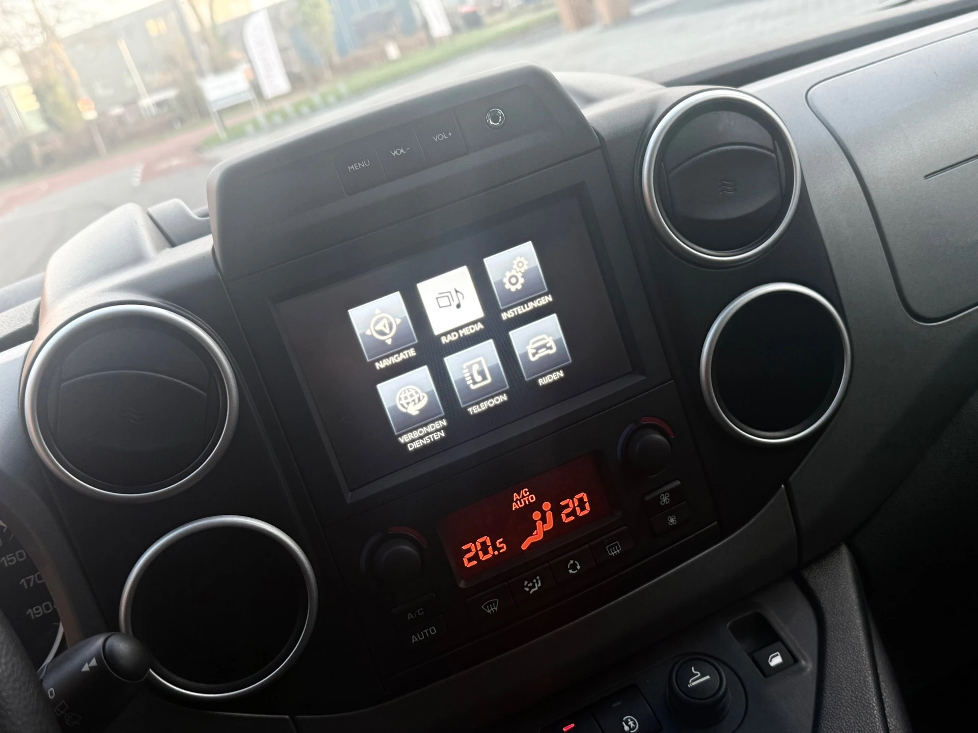 Hoofdafbeelding Peugeot Partner