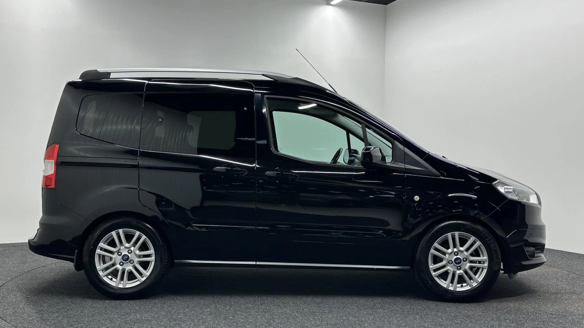 Hoofdafbeelding Ford Tourneo Courier