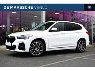 BMW X1 sDrive20i Executive M Sport Automaat / Sportstoelen / Achteruitrijcamera / LED / Head-Up / Park Assistant / Apple CarPlay / M Sportonderstel