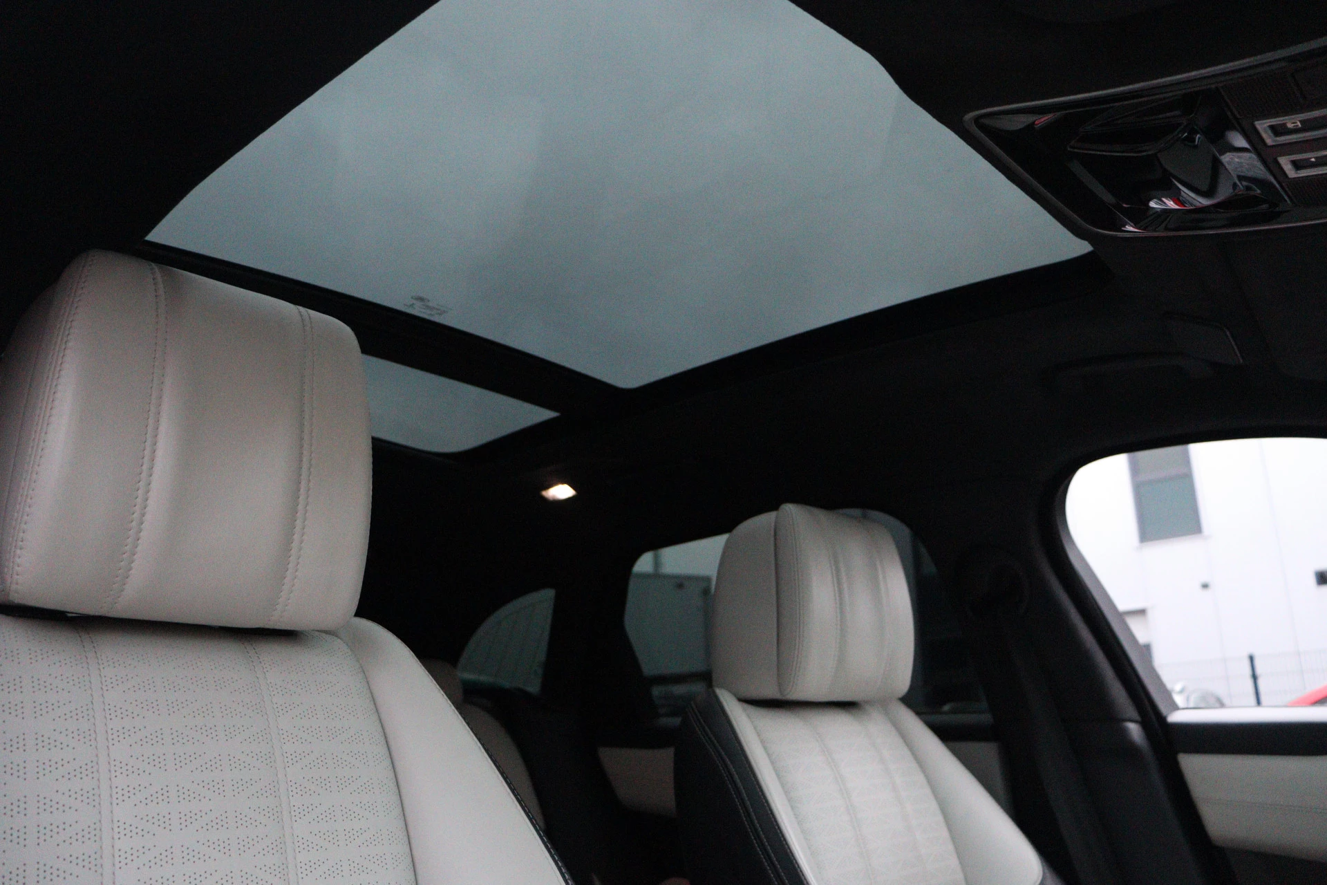 Hoofdafbeelding Land Rover Range Rover Velar