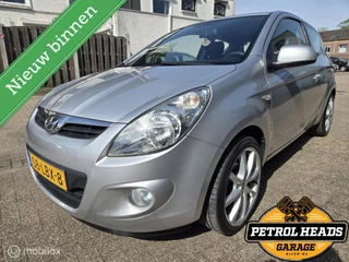 Hyundai i20 1.2i DynamicVersion | Airco | LM velg 17inch