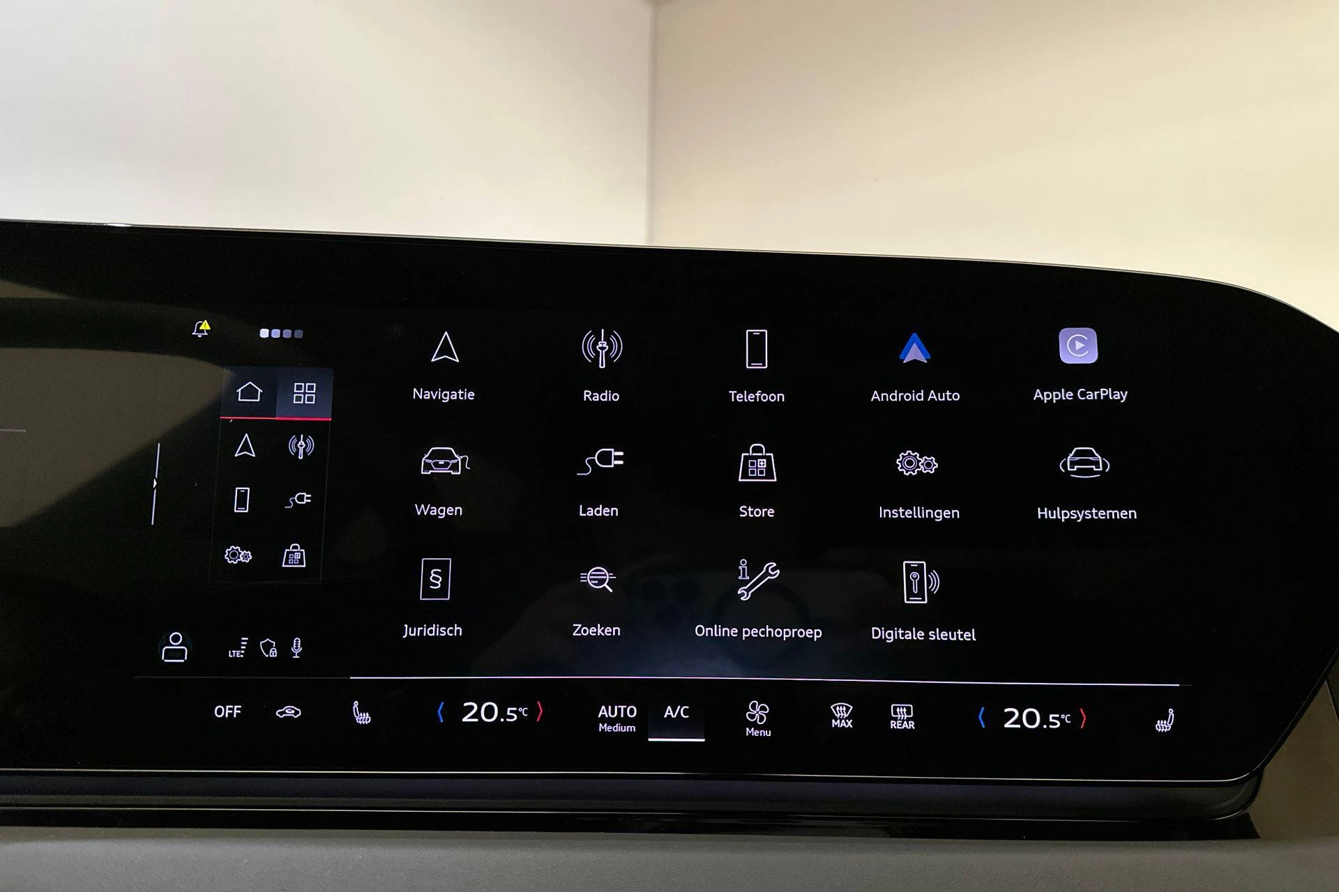Hoofdafbeelding Audi A6 Avant e-tron