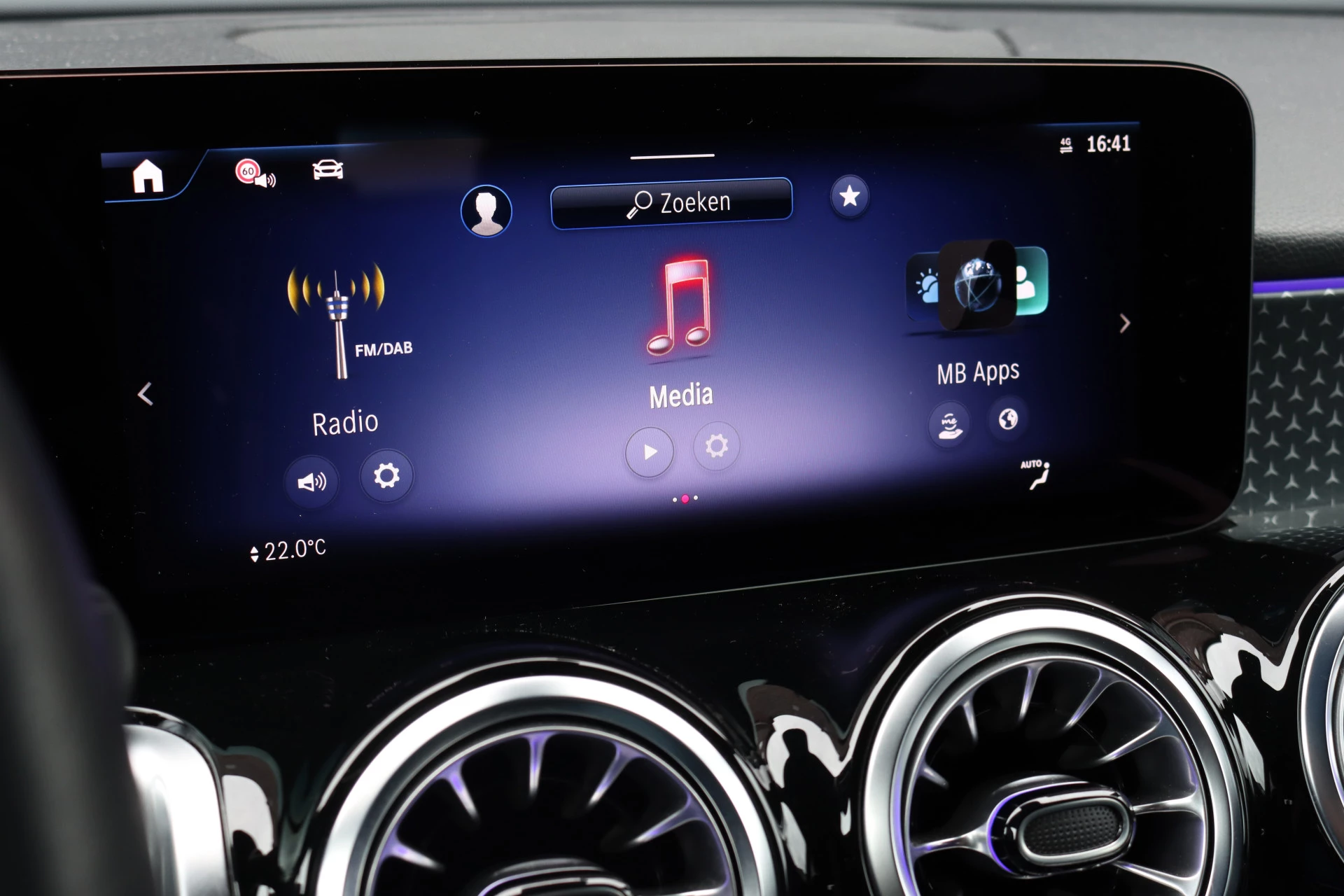 Hoofdafbeelding Mercedes-Benz EQB