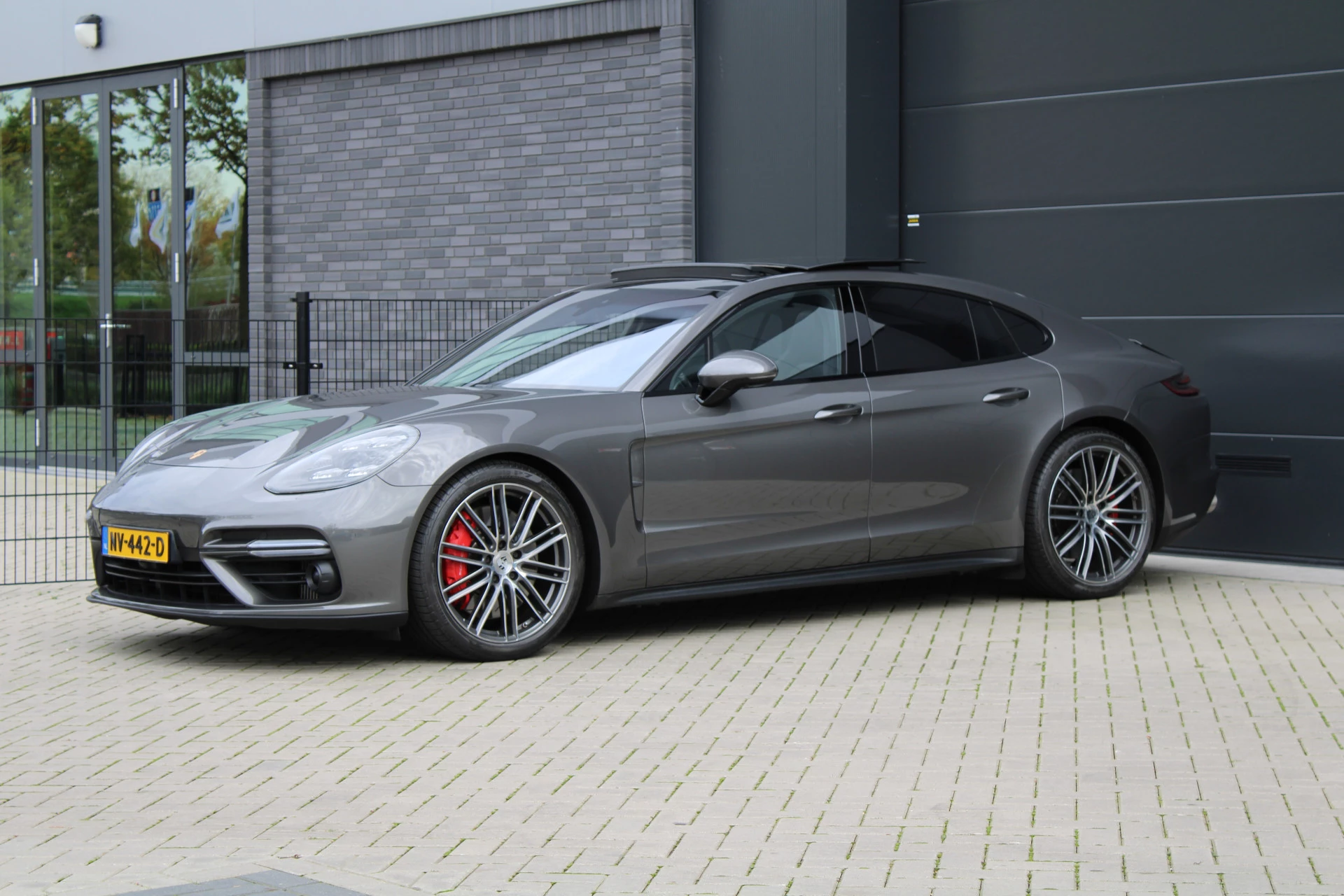 Hoofdafbeelding Porsche Panamera