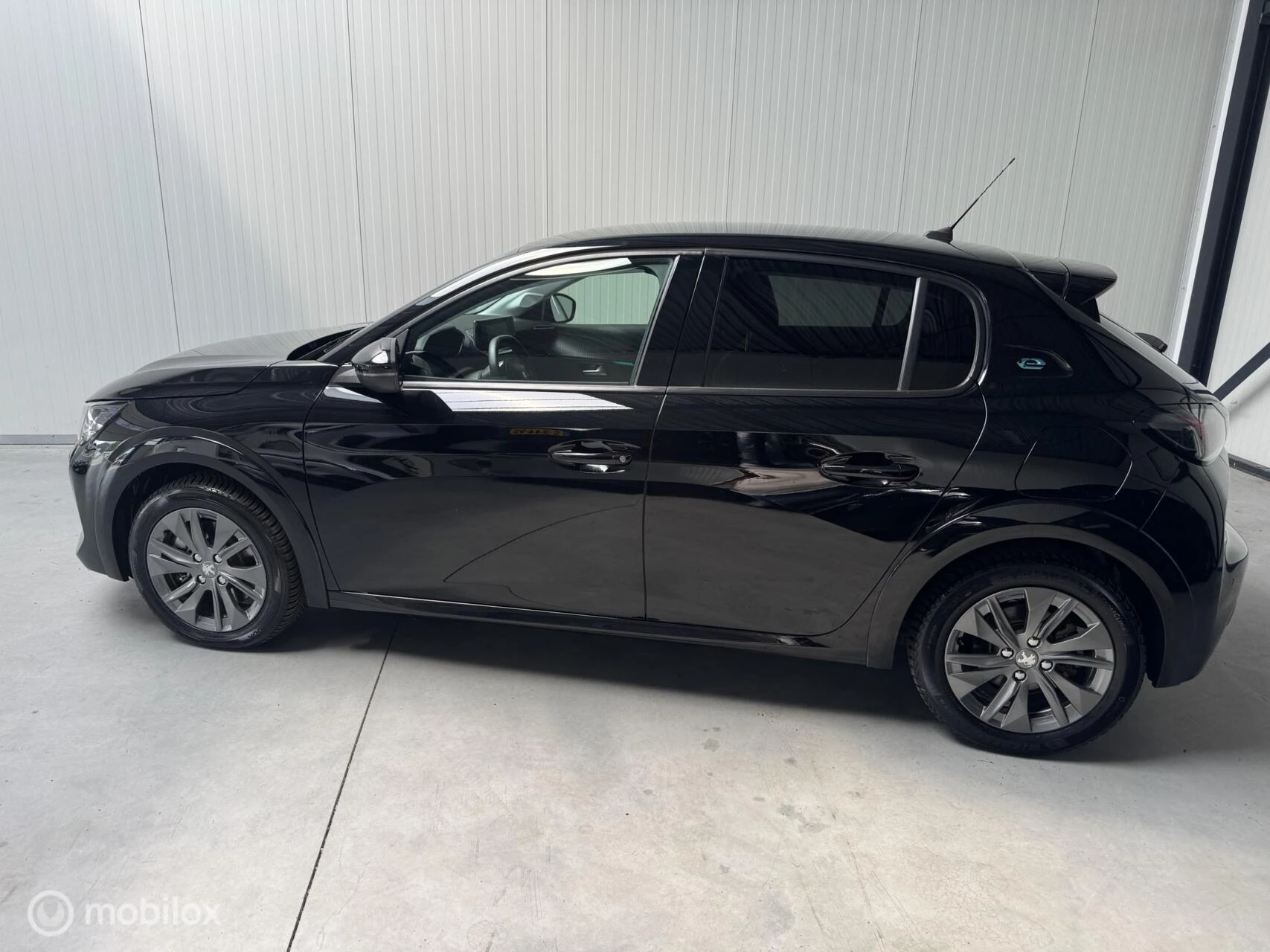 Hoofdafbeelding Peugeot e-208