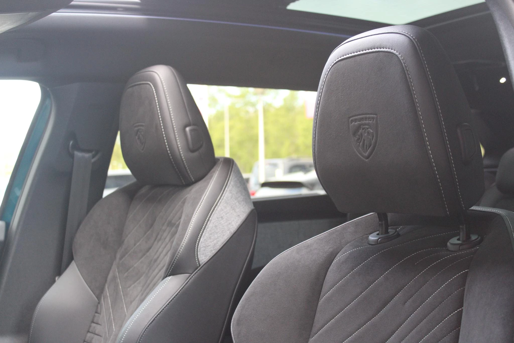 Hoofdafbeelding Peugeot e-5008