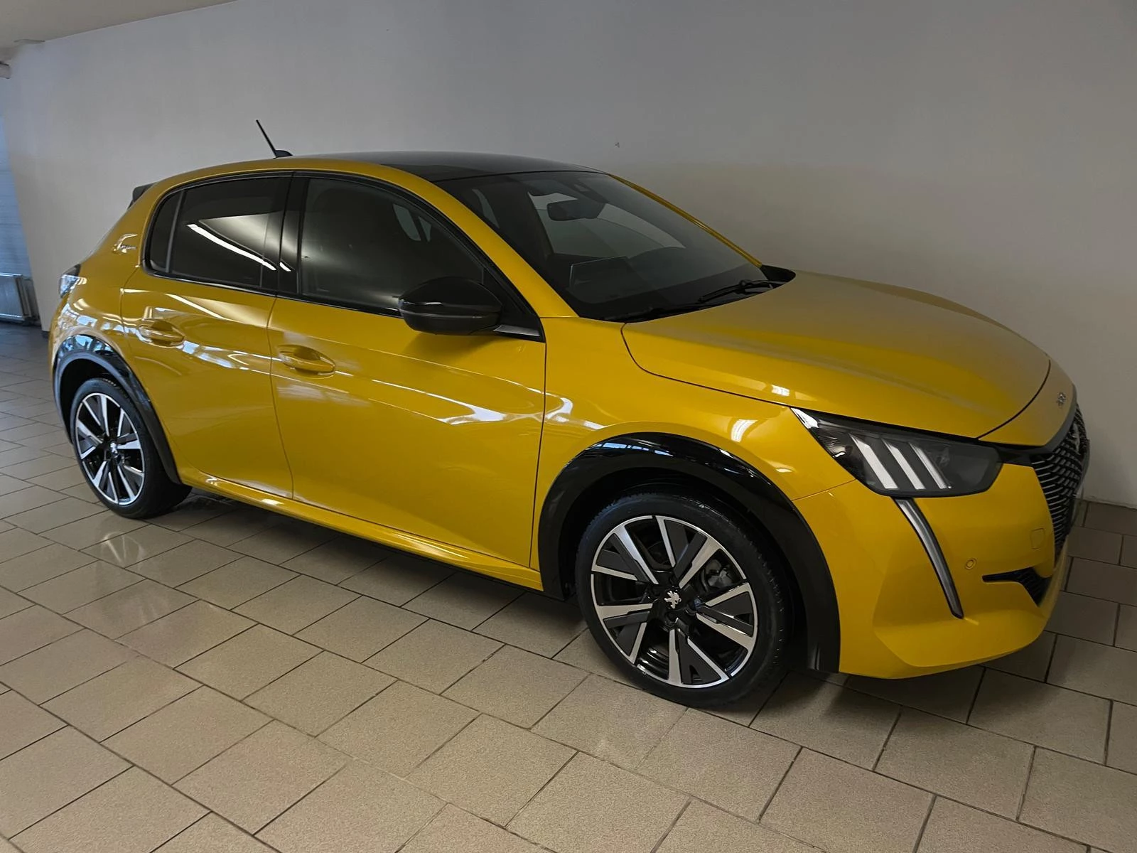 Hoofdafbeelding Peugeot 208