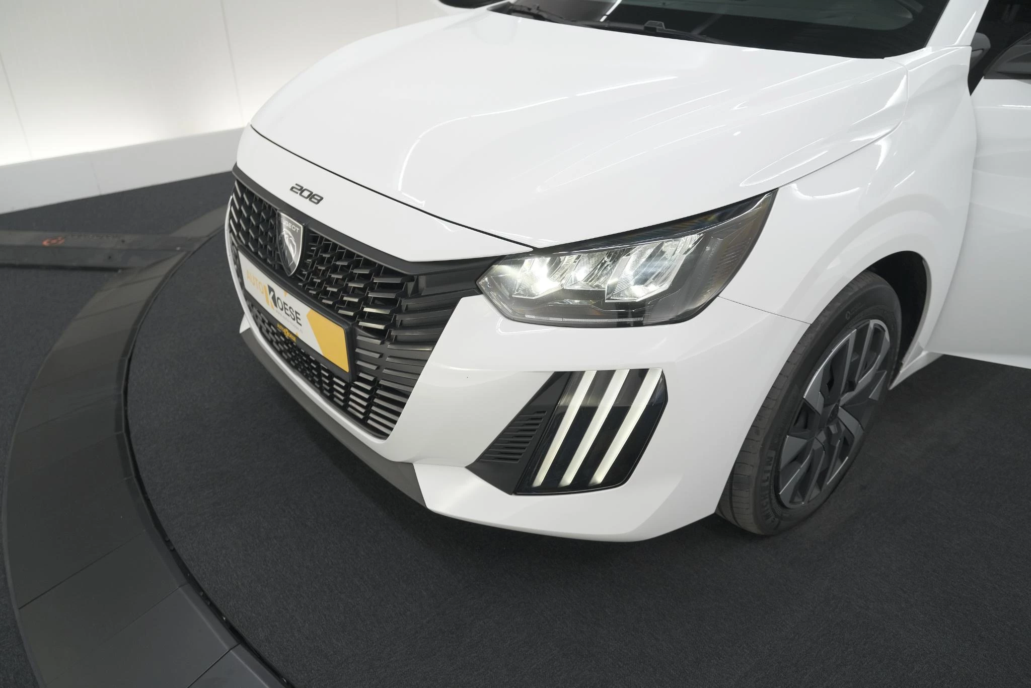 Hoofdafbeelding Peugeot e-208