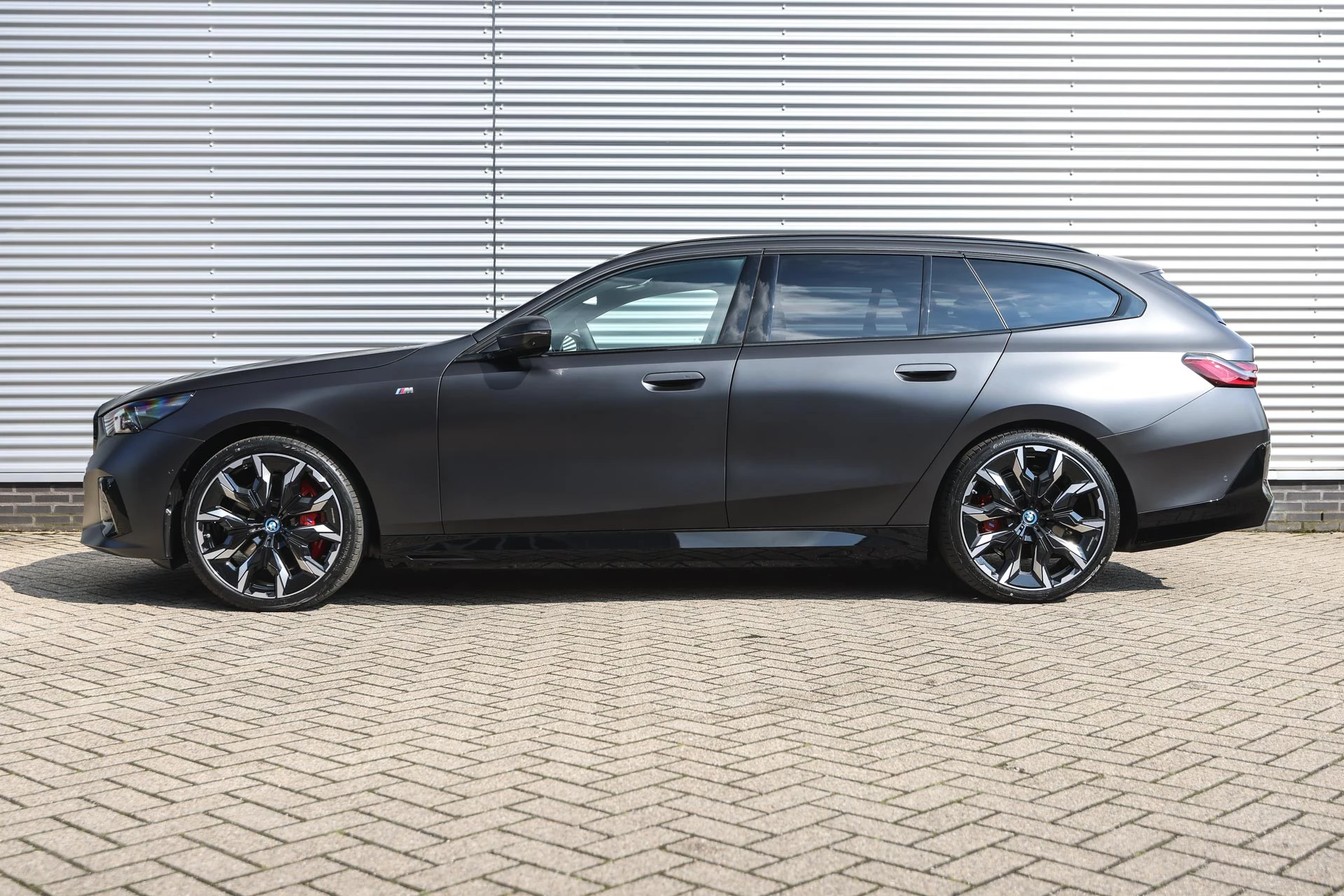 Hoofdafbeelding BMW i5