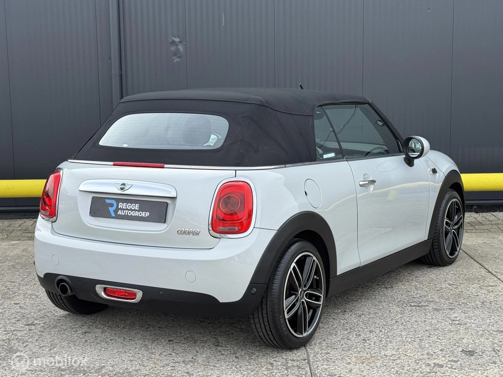Hoofdafbeelding MINI Cooper Cabrio