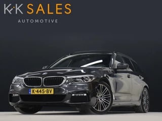 BMW 5 Serie Touring 530i M Sport [SCHUIFKANTELDAK, HEAD UP, CAMERA, DIGITAL DASH, SFEERVERLICHT, STOELVENTILATIE, ELEK. STOELEN, VOL LEDER, NIEUWSTAAT]