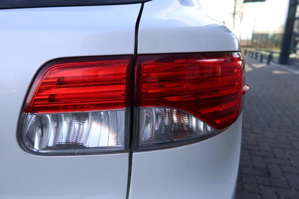 Hoofdafbeelding Toyota Avensis