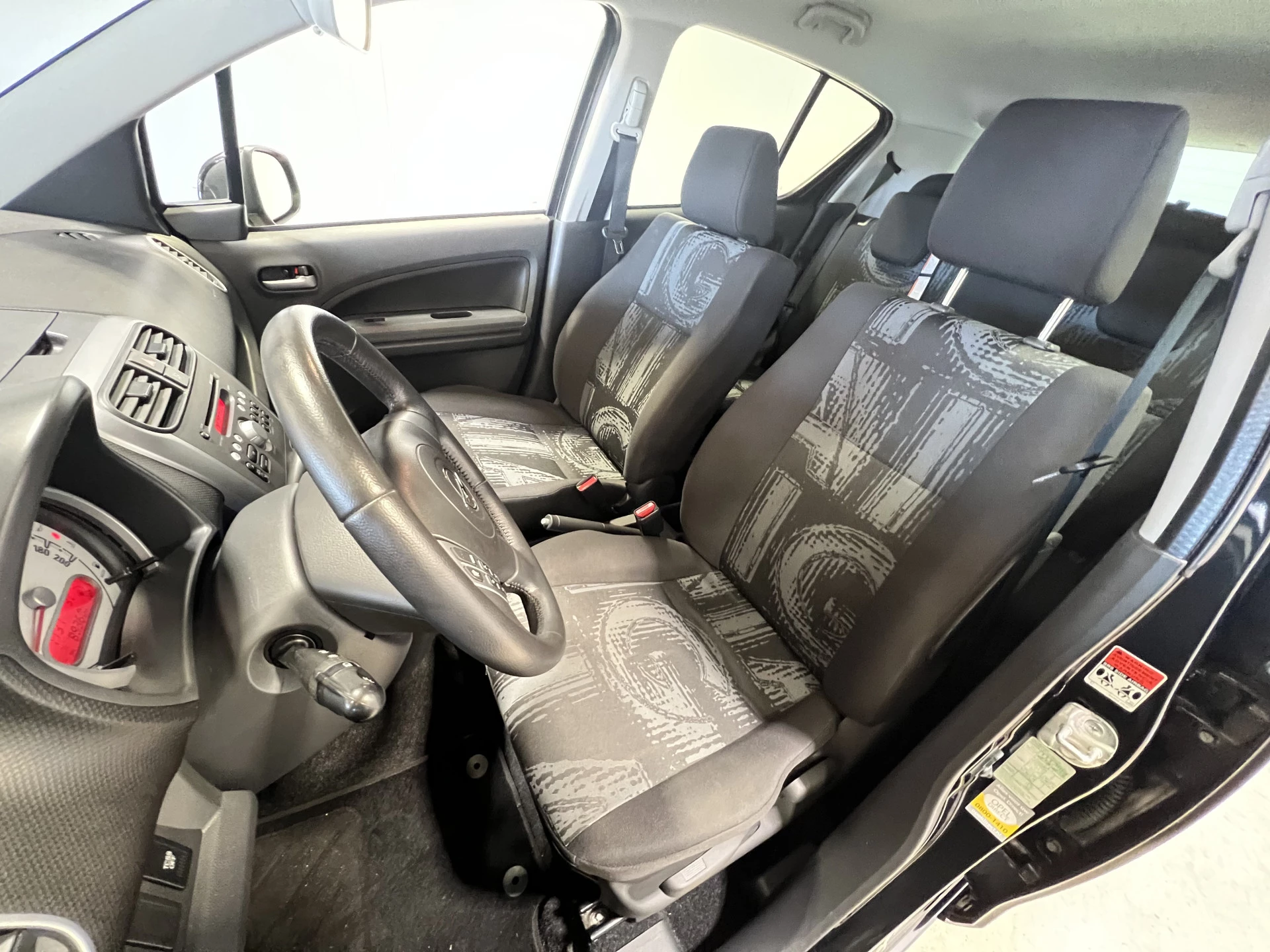 Hoofdafbeelding Opel Agila