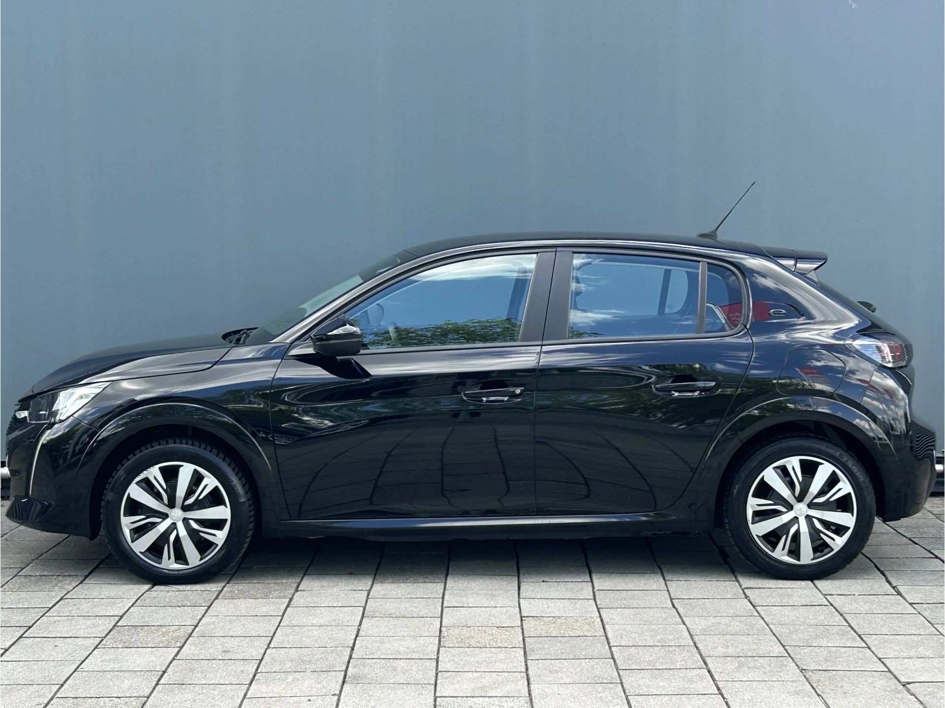Hoofdafbeelding Peugeot e-208