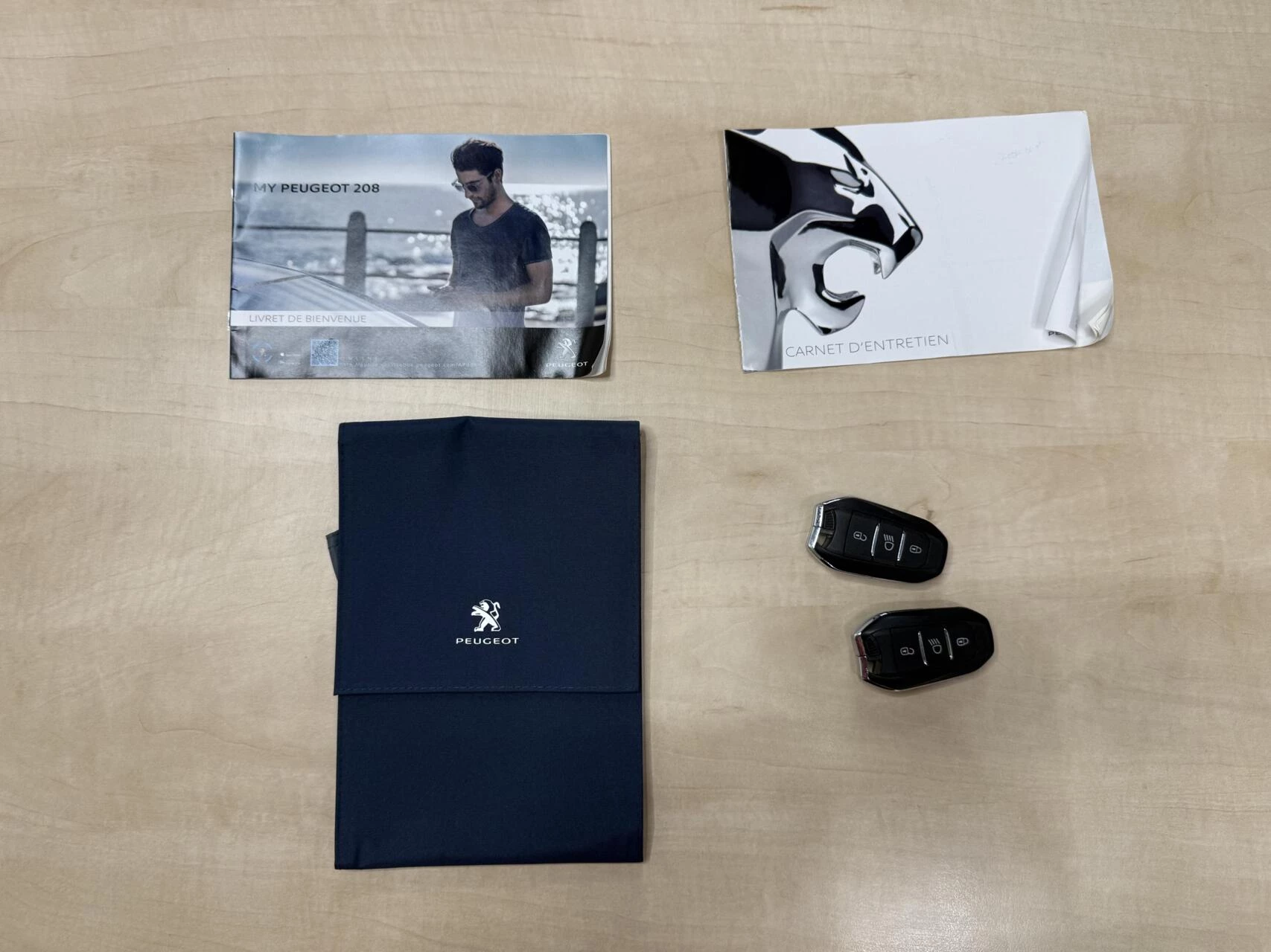 Hoofdafbeelding Peugeot e-208