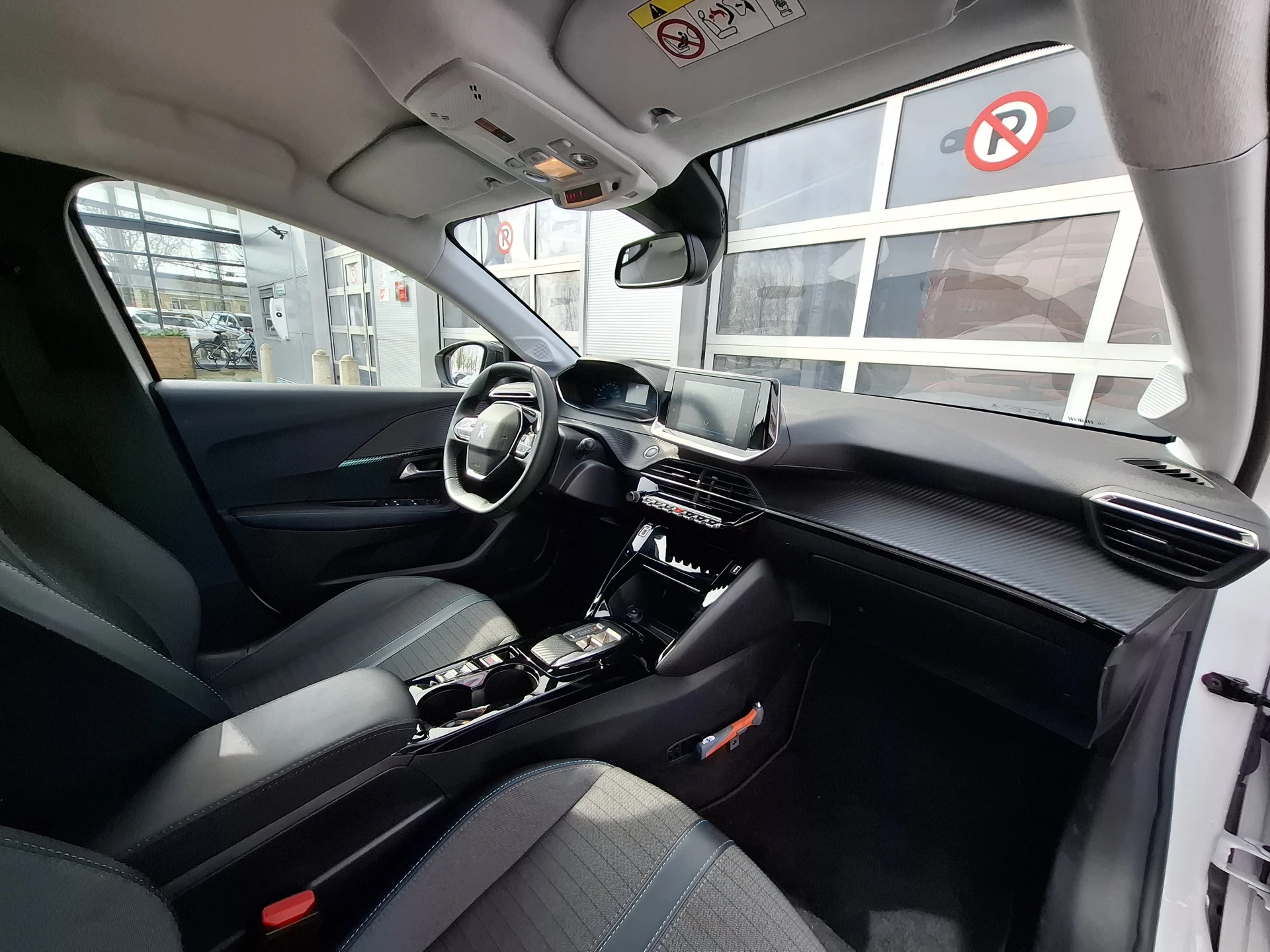 Hoofdafbeelding Peugeot e-208