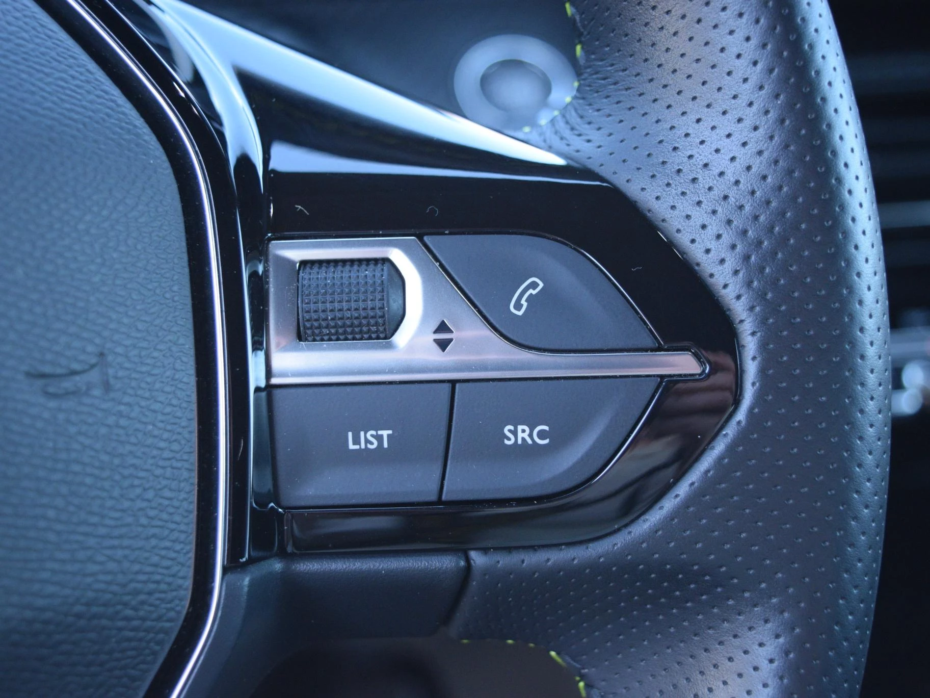 Hoofdafbeelding Peugeot e-208