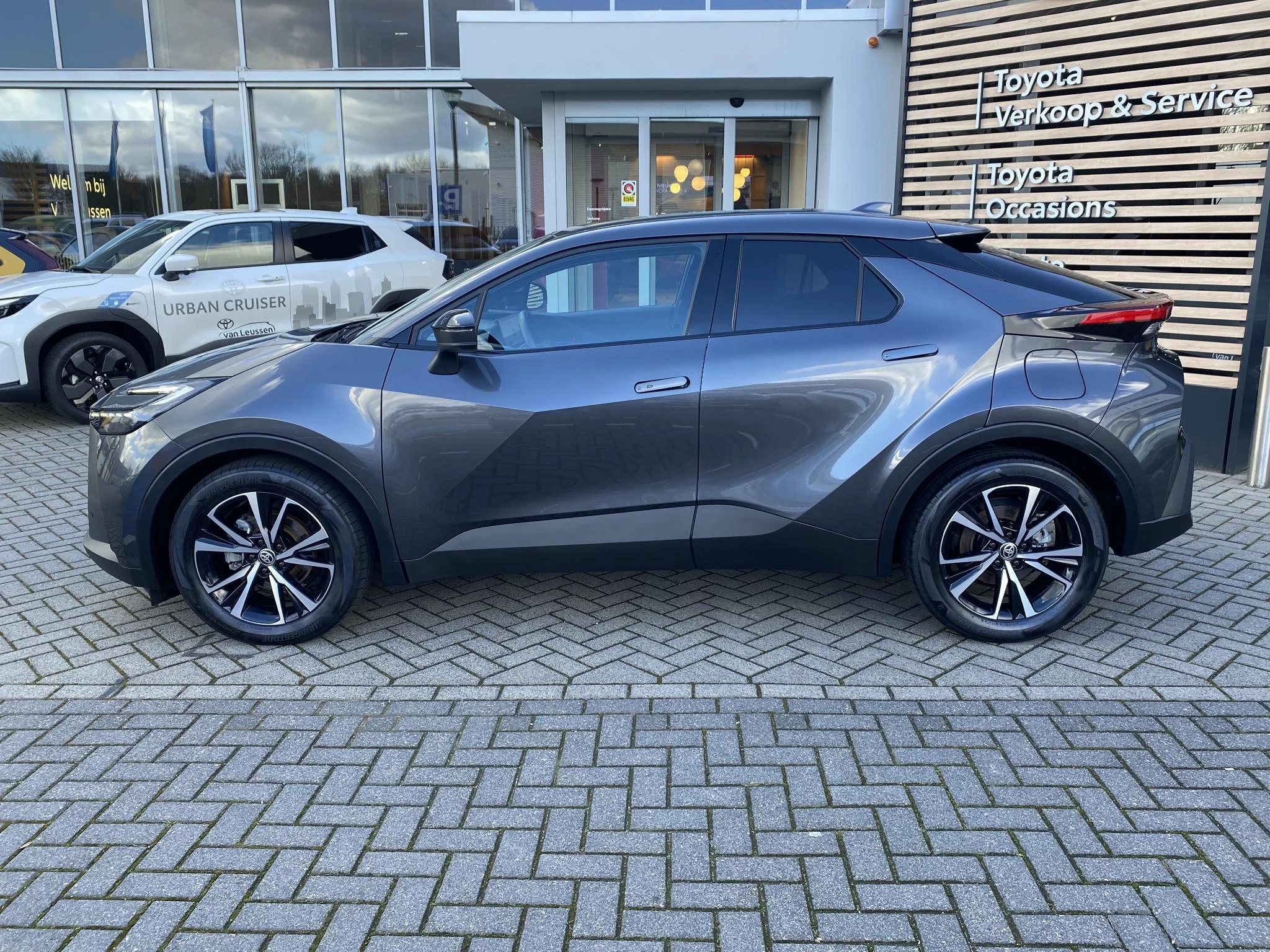 Hoofdafbeelding Toyota C-HR