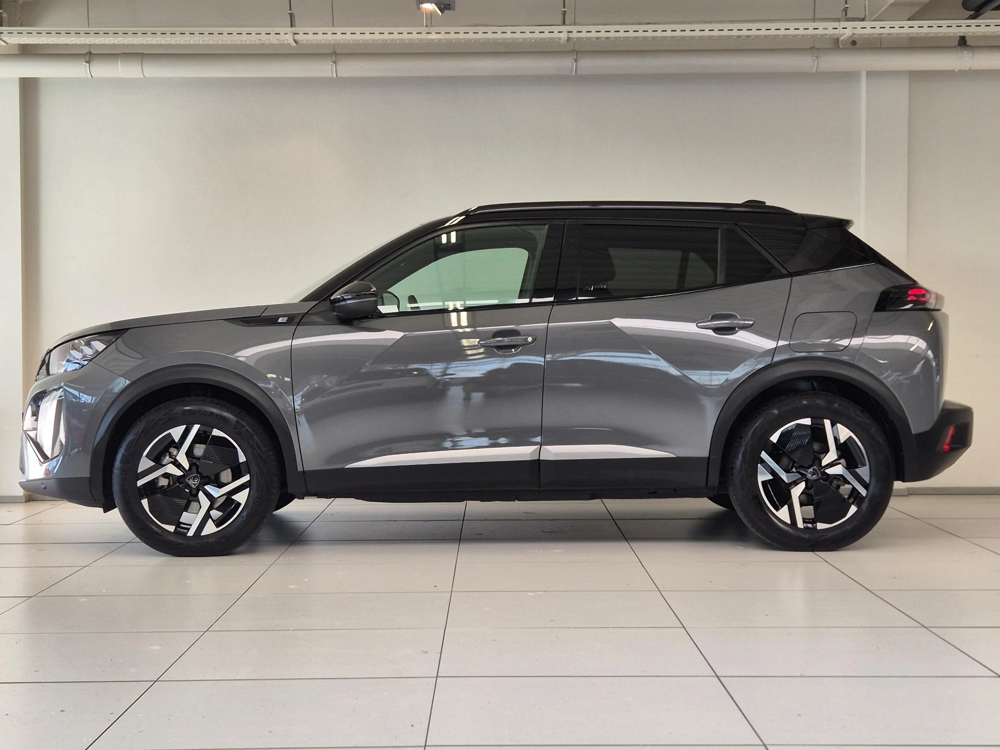 Hoofdafbeelding Peugeot e-2008