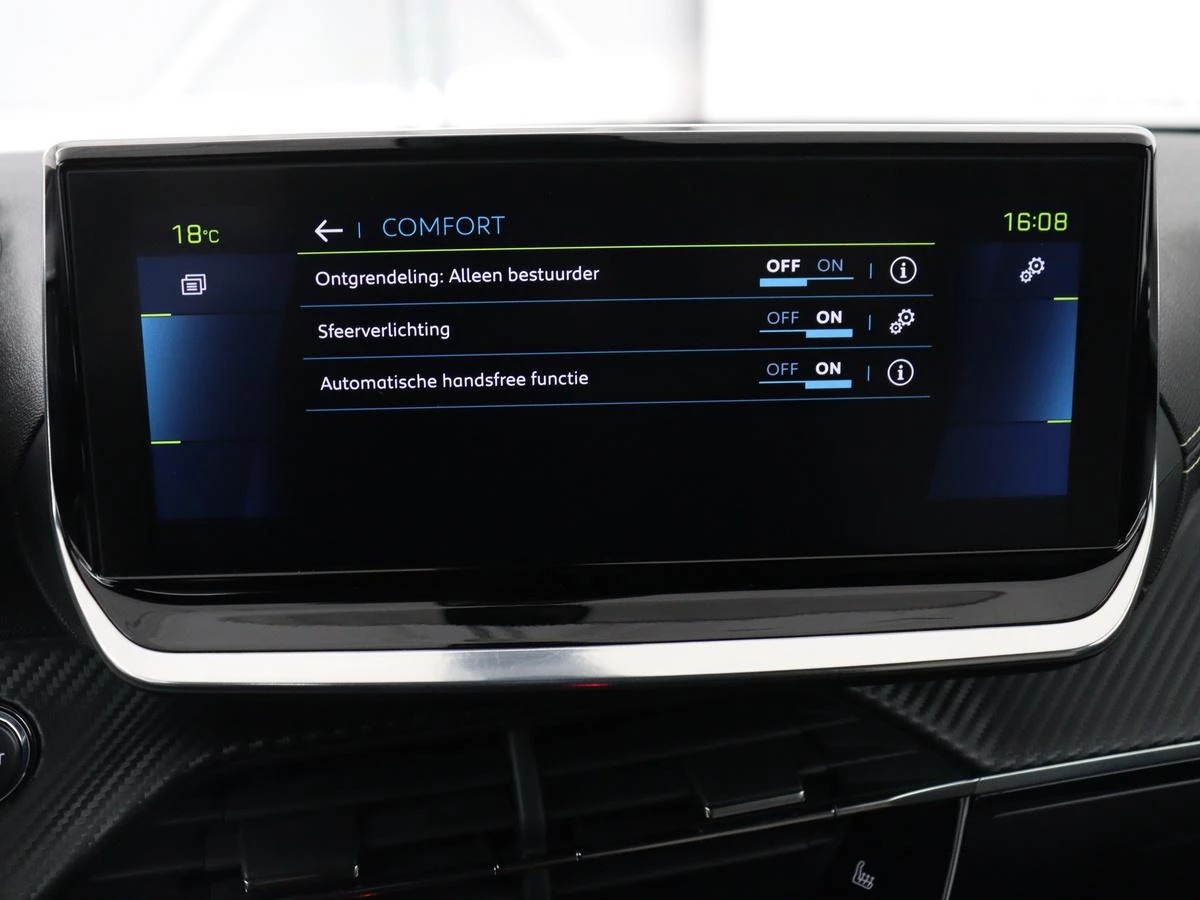 Hoofdafbeelding Peugeot e-2008