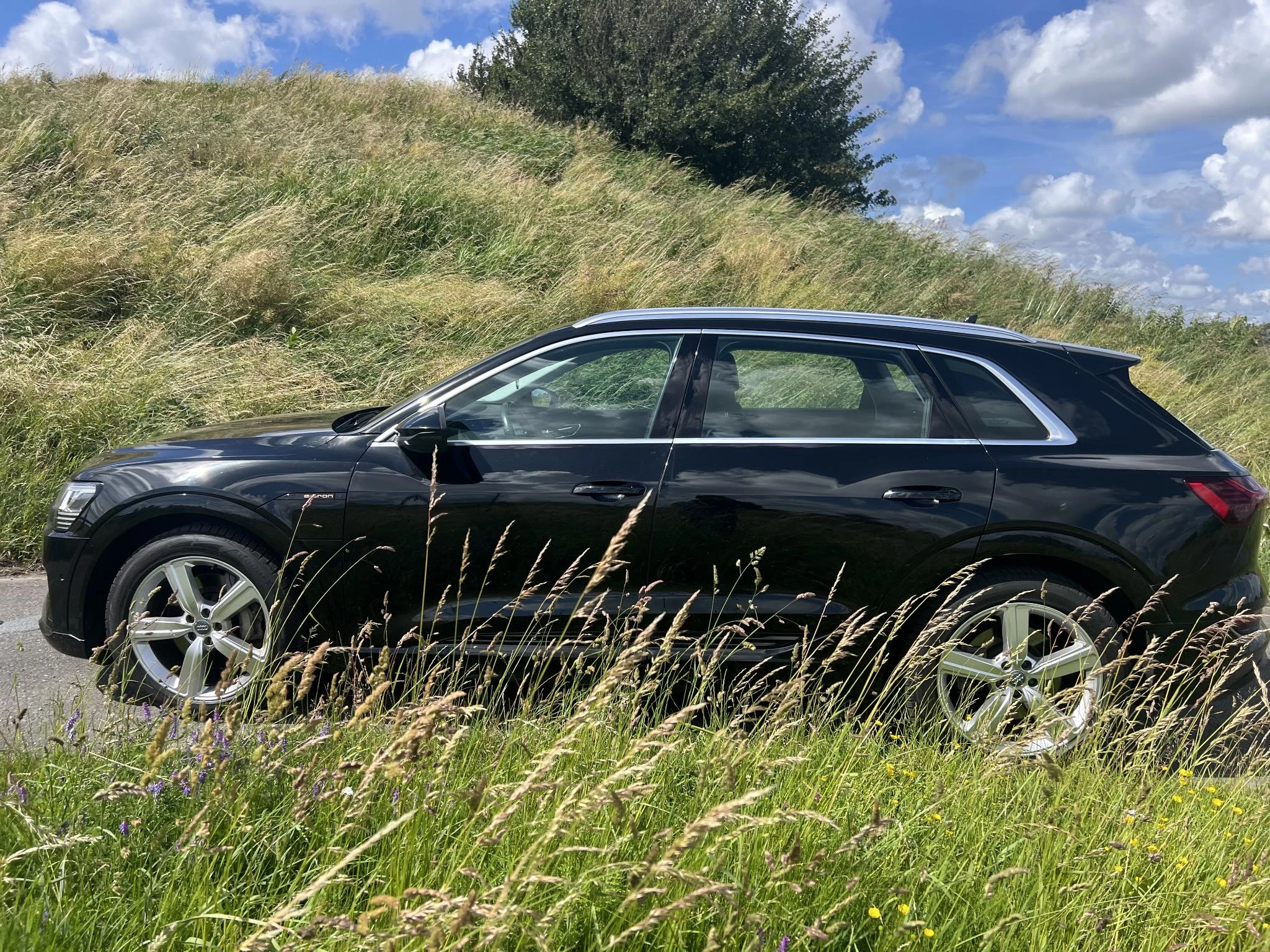 Hoofdafbeelding Audi e-tron
