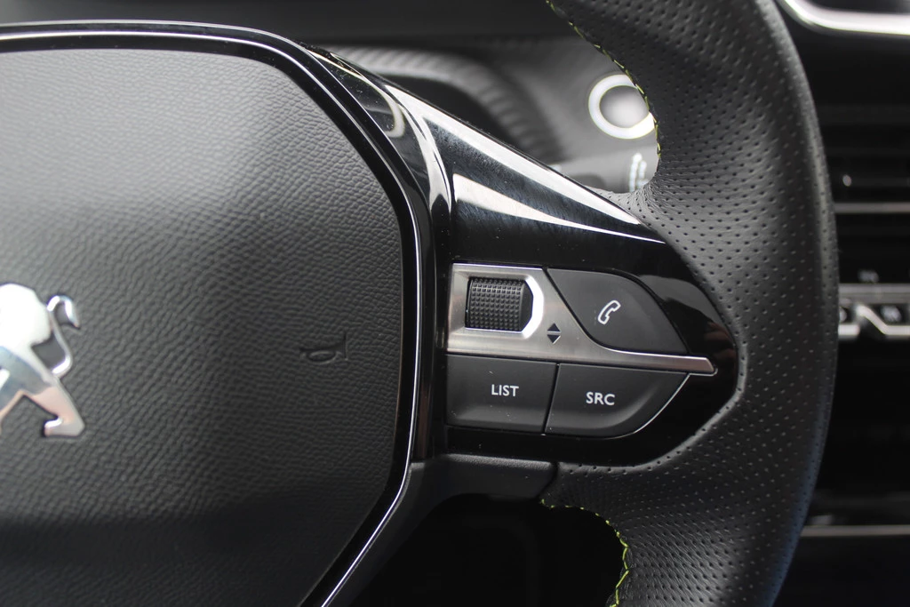 Hoofdafbeelding Peugeot e-2008