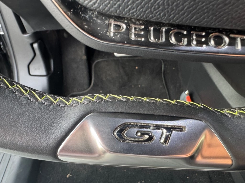 Hoofdafbeelding Peugeot e-2008