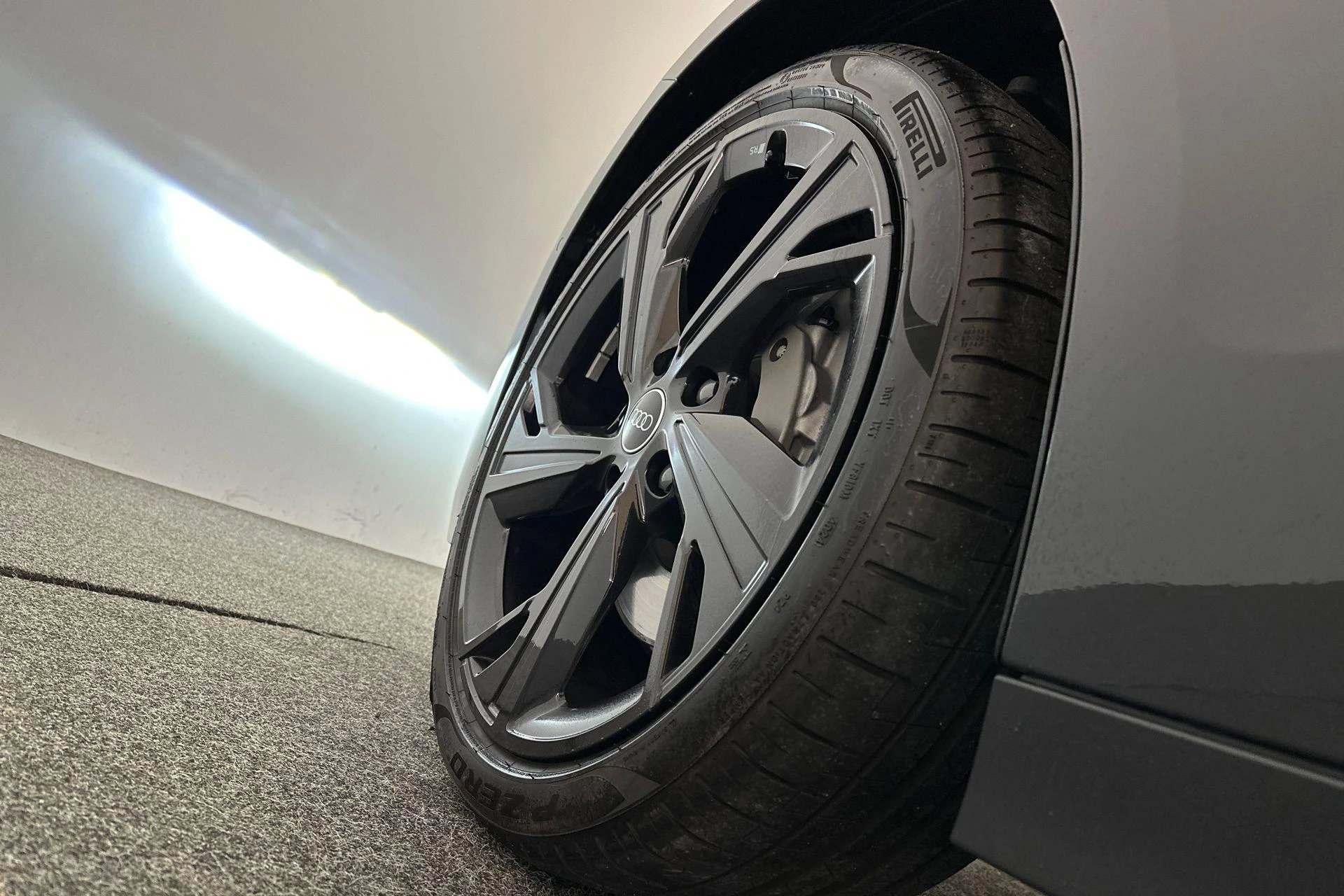 Hoofdafbeelding Audi A6 Avant e-tron