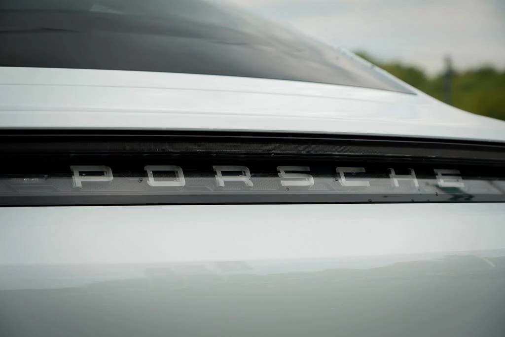Hoofdafbeelding Porsche Taycan