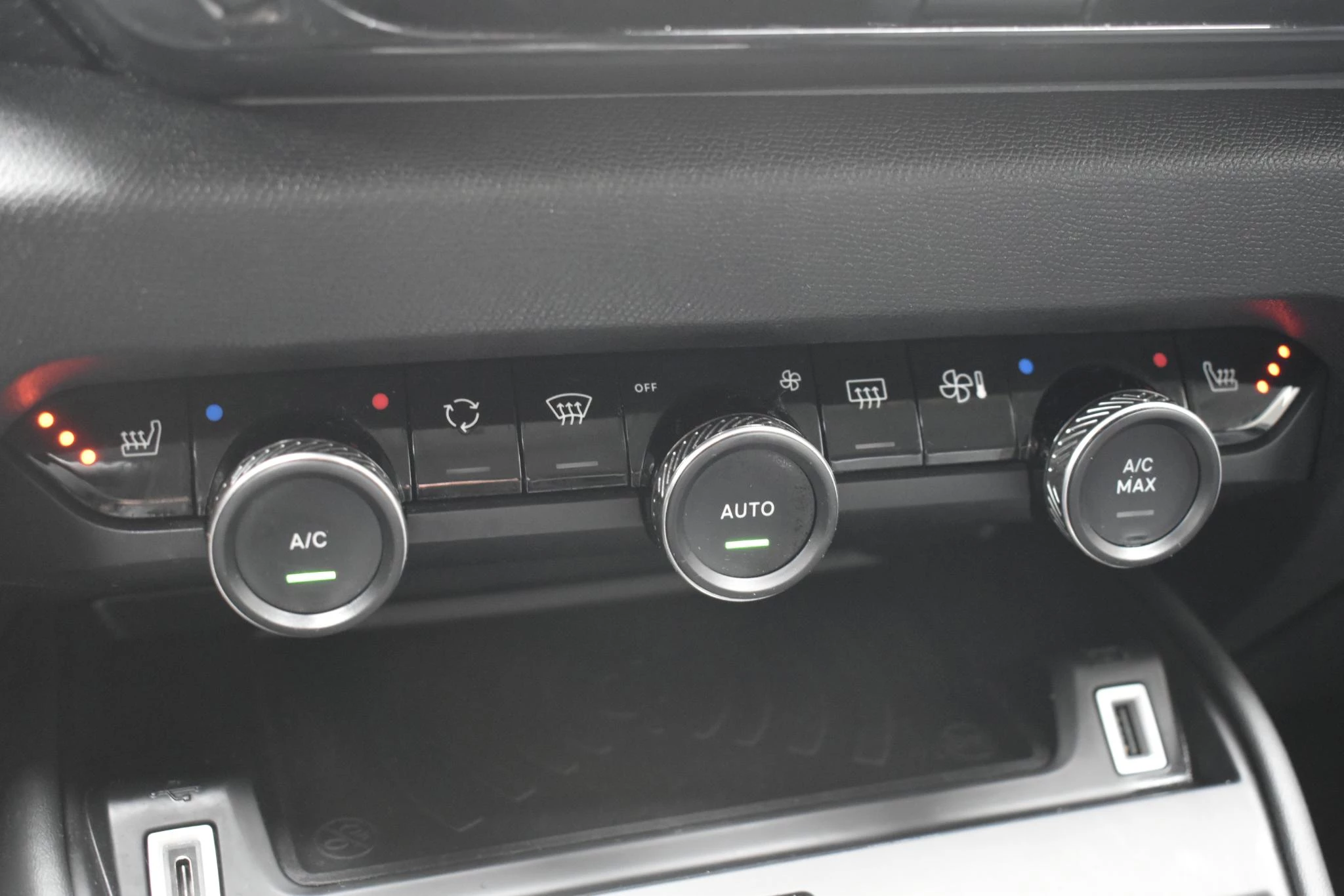 Hoofdafbeelding Citroën ë-C4