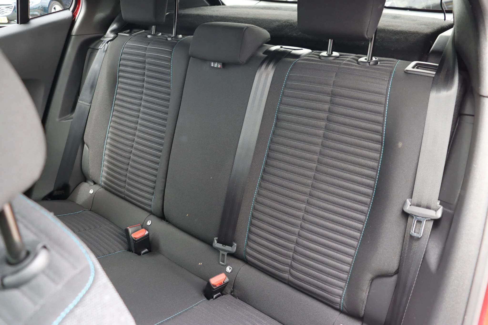 Hoofdafbeelding Peugeot e-2008