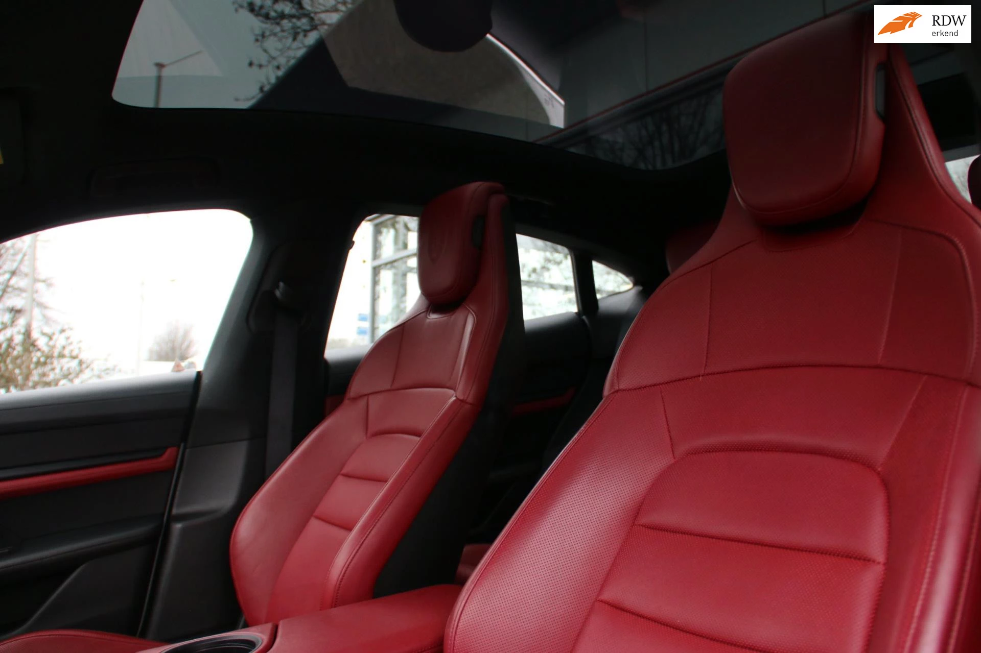 Hoofdafbeelding Porsche Taycan