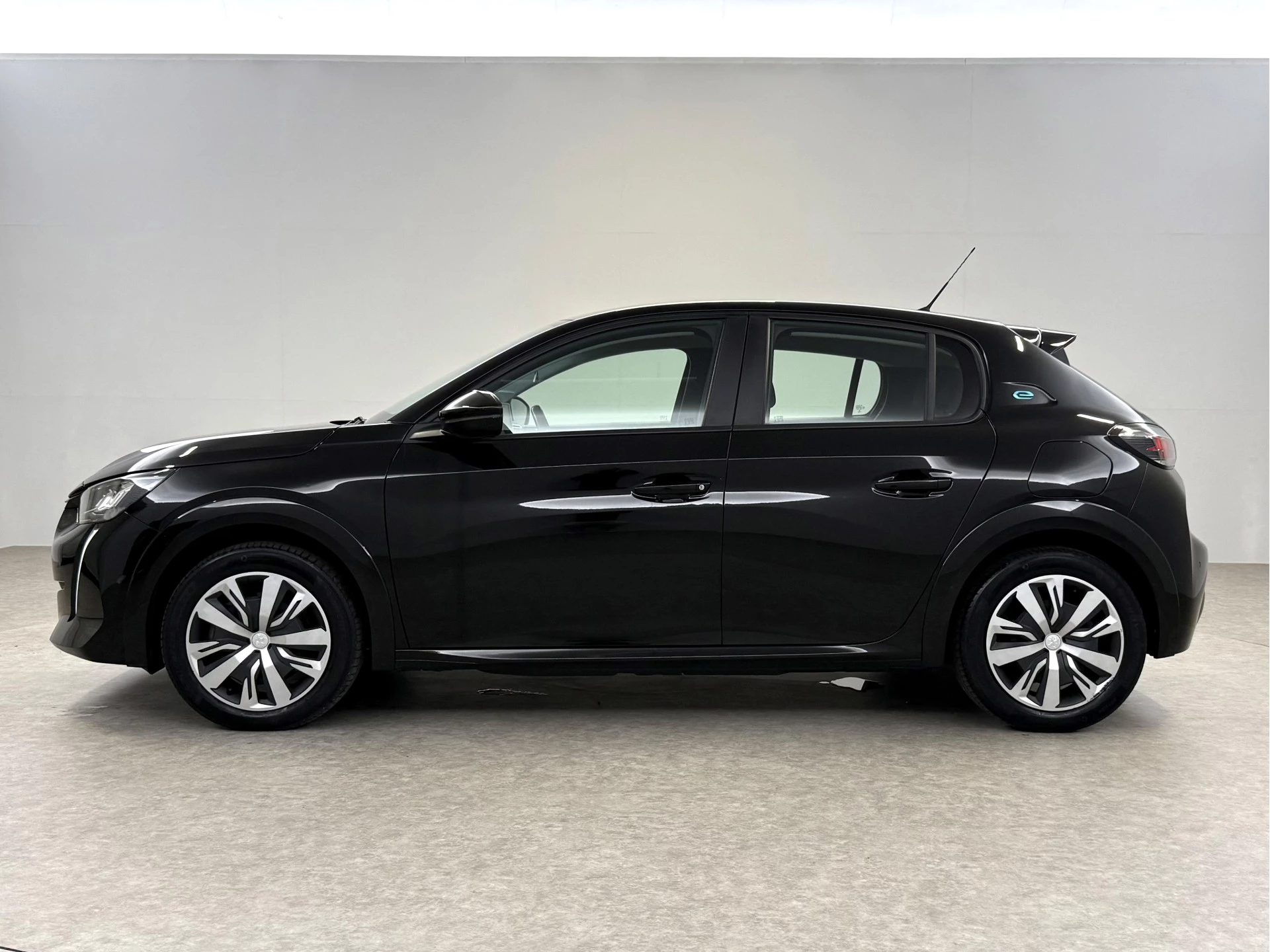 Hoofdafbeelding Peugeot e-208
