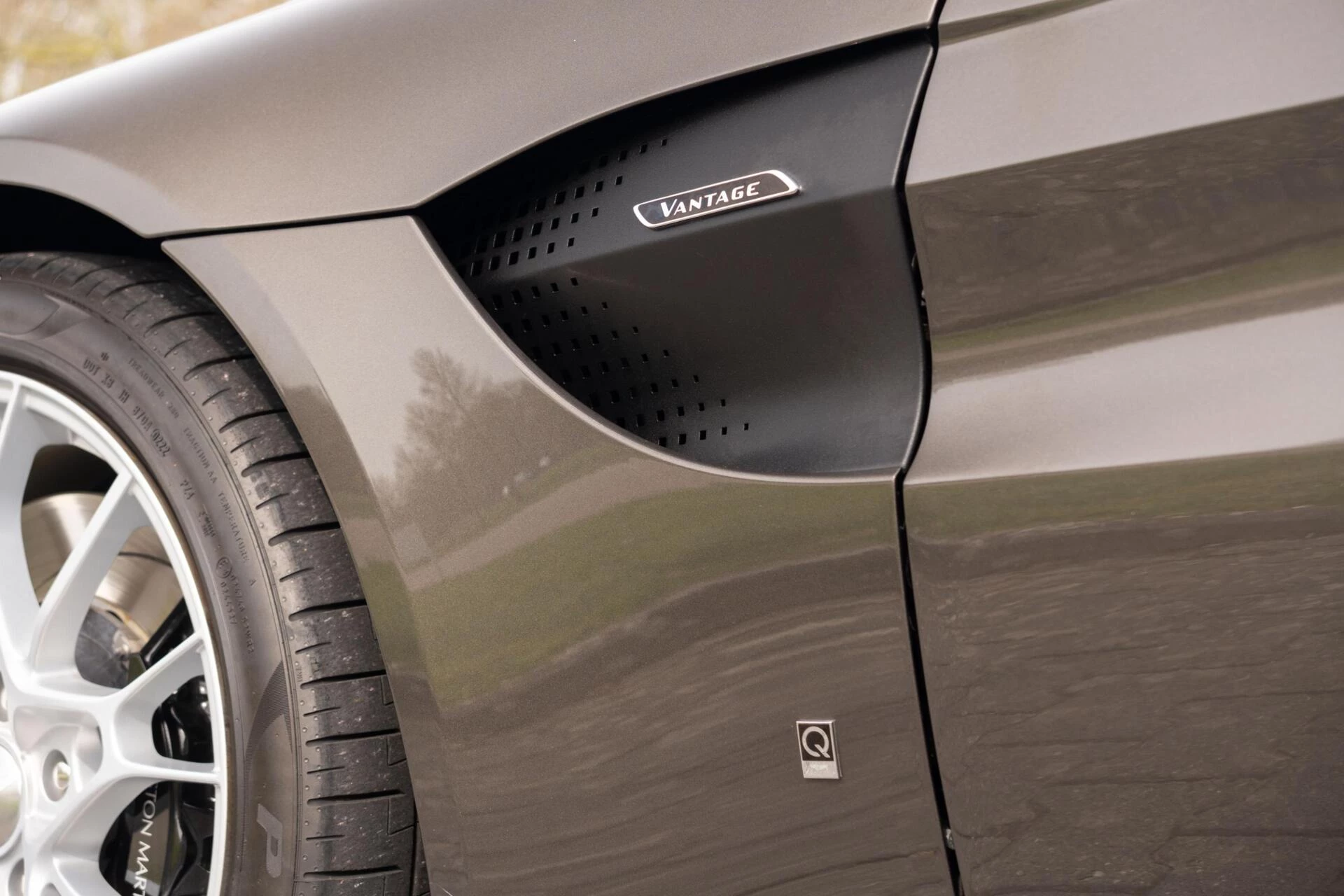 Hoofdafbeelding Aston Martin V8 Vantage