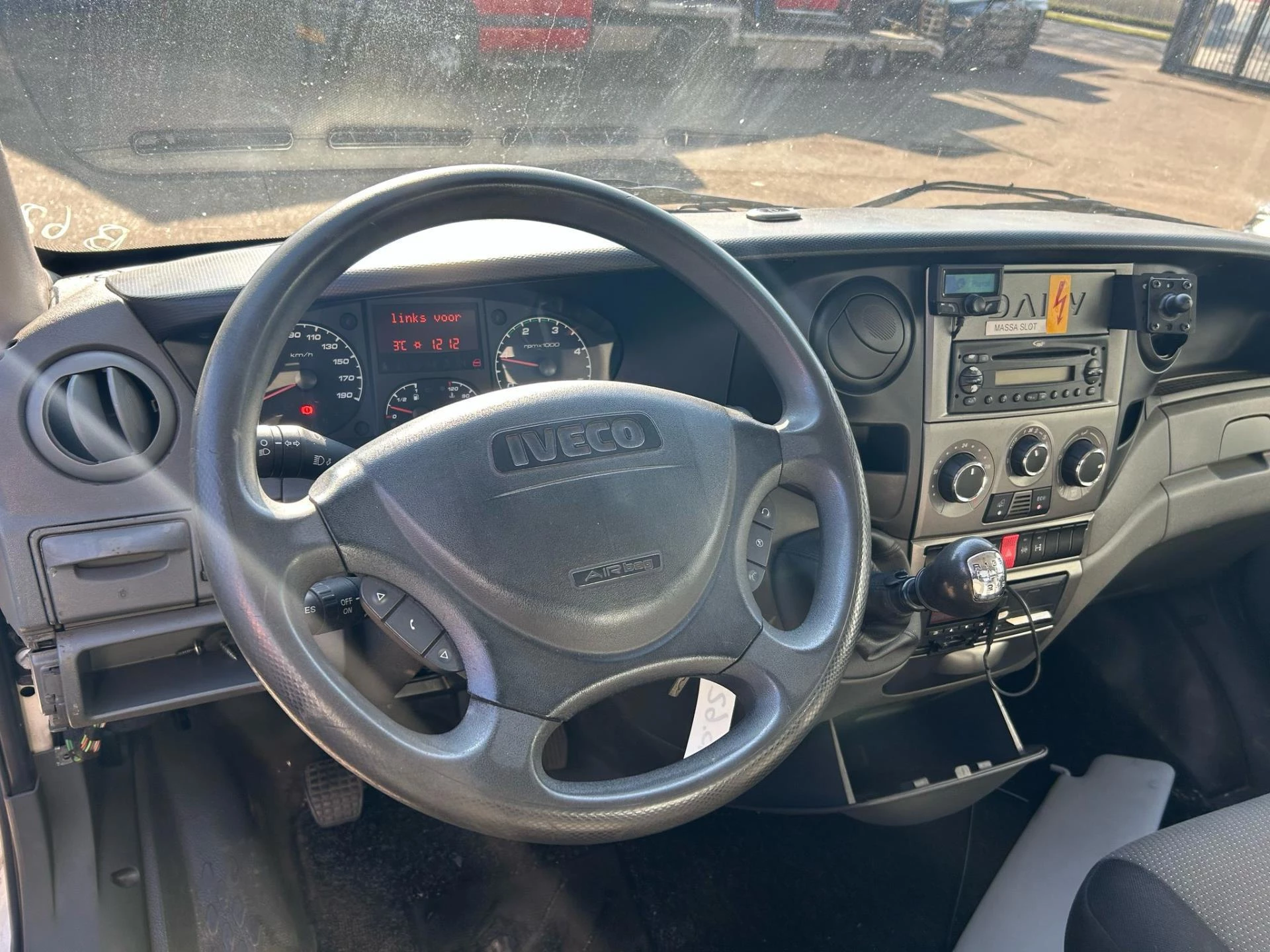 Hoofdafbeelding Iveco 50C21 3 pers airco 204 pk