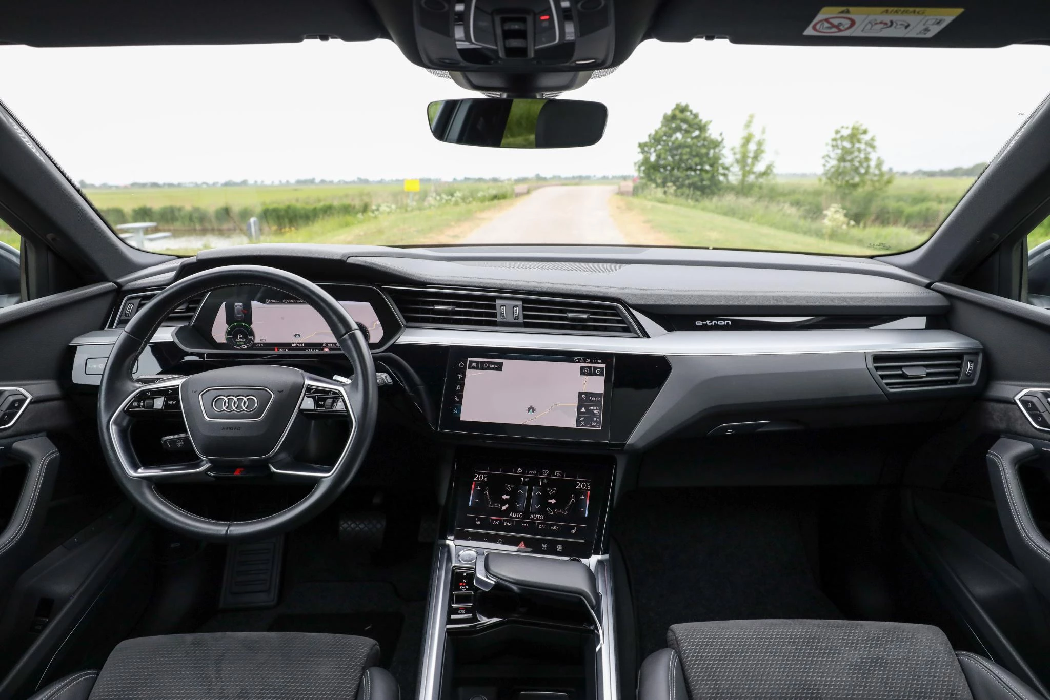 Hoofdafbeelding Audi e-tron