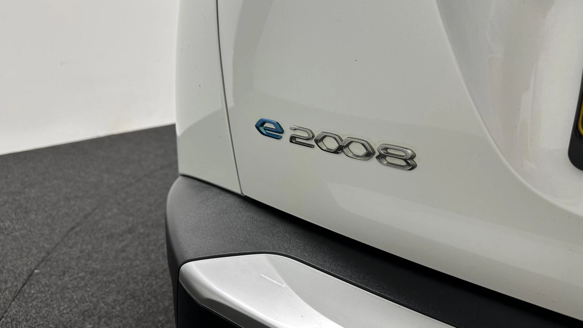 Hoofdafbeelding Peugeot e-2008