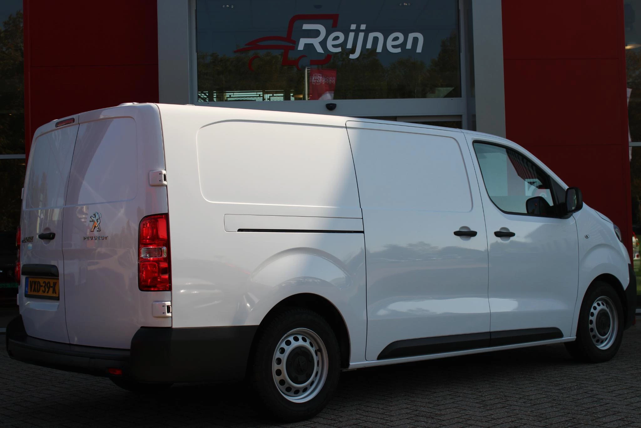Hoofdafbeelding Peugeot e-Expert