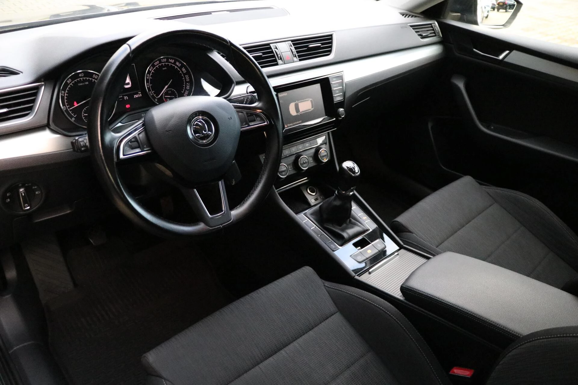 Hoofdafbeelding Škoda Superb