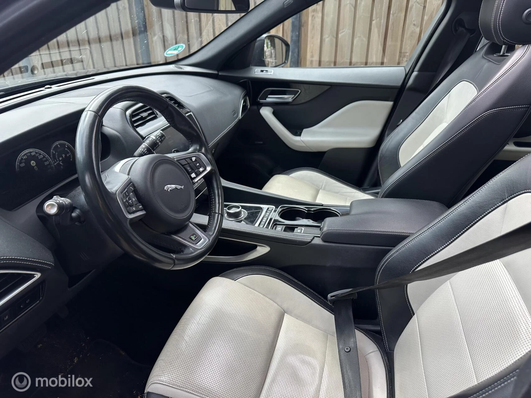Hoofdafbeelding Jaguar F-PACE