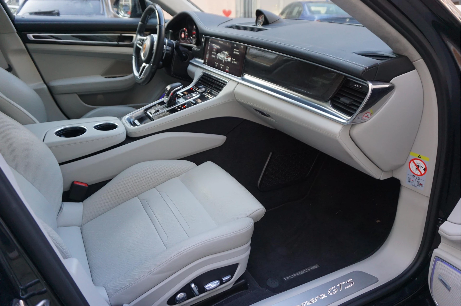 Hoofdafbeelding Porsche Panamera