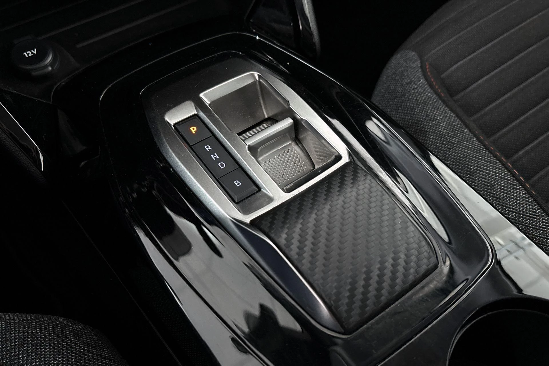 Hoofdafbeelding Peugeot e-208