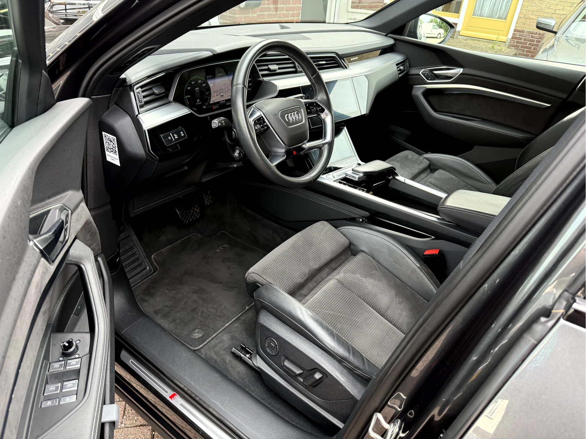 Hoofdafbeelding Audi e-tron